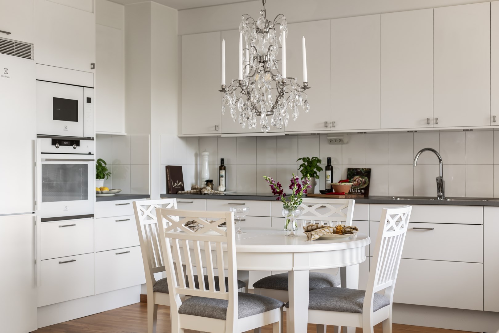 Bostadsbild från Tollareslingan 8, Till salu i Tollare, Nacka