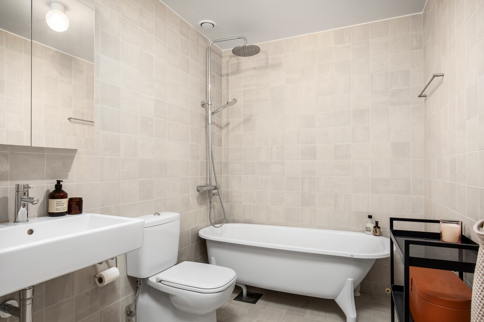 Bostadsbild från Tollarevägen 53, 5 tr, Såld i Tollare, Nacka