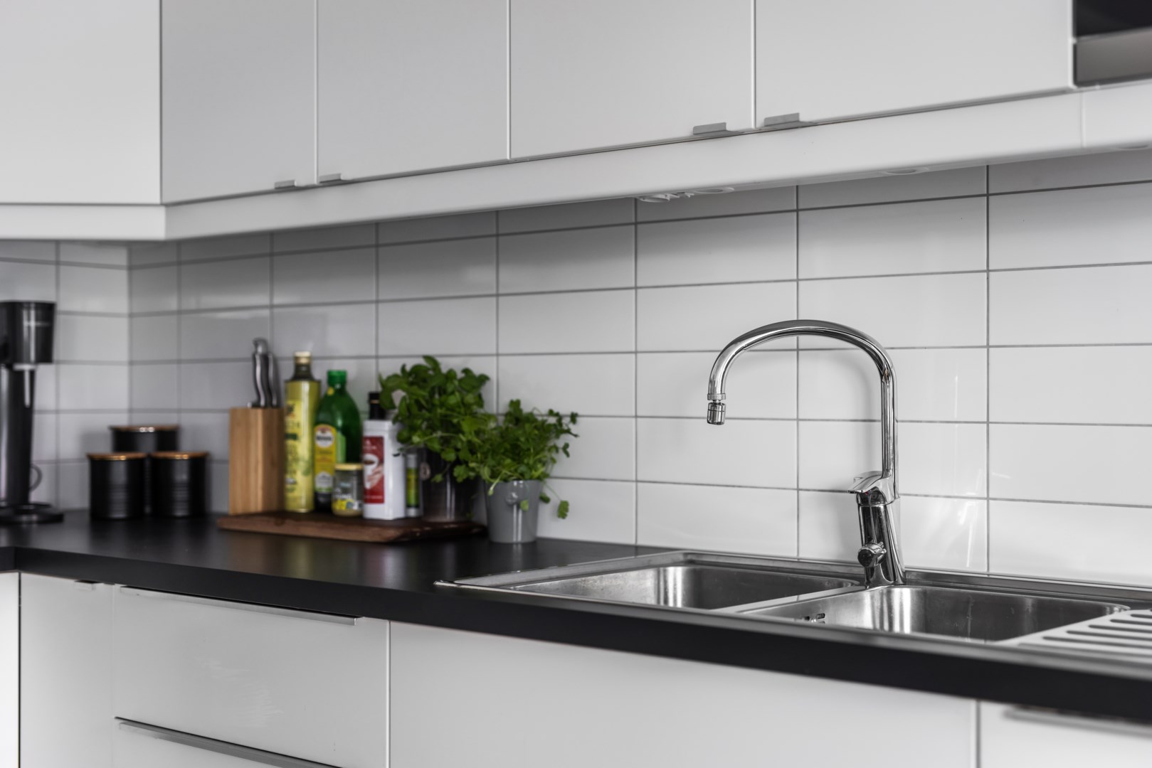 Bostadsbild från Chamottevägen 15, Såld i Porslinskvarteren, Värmdö