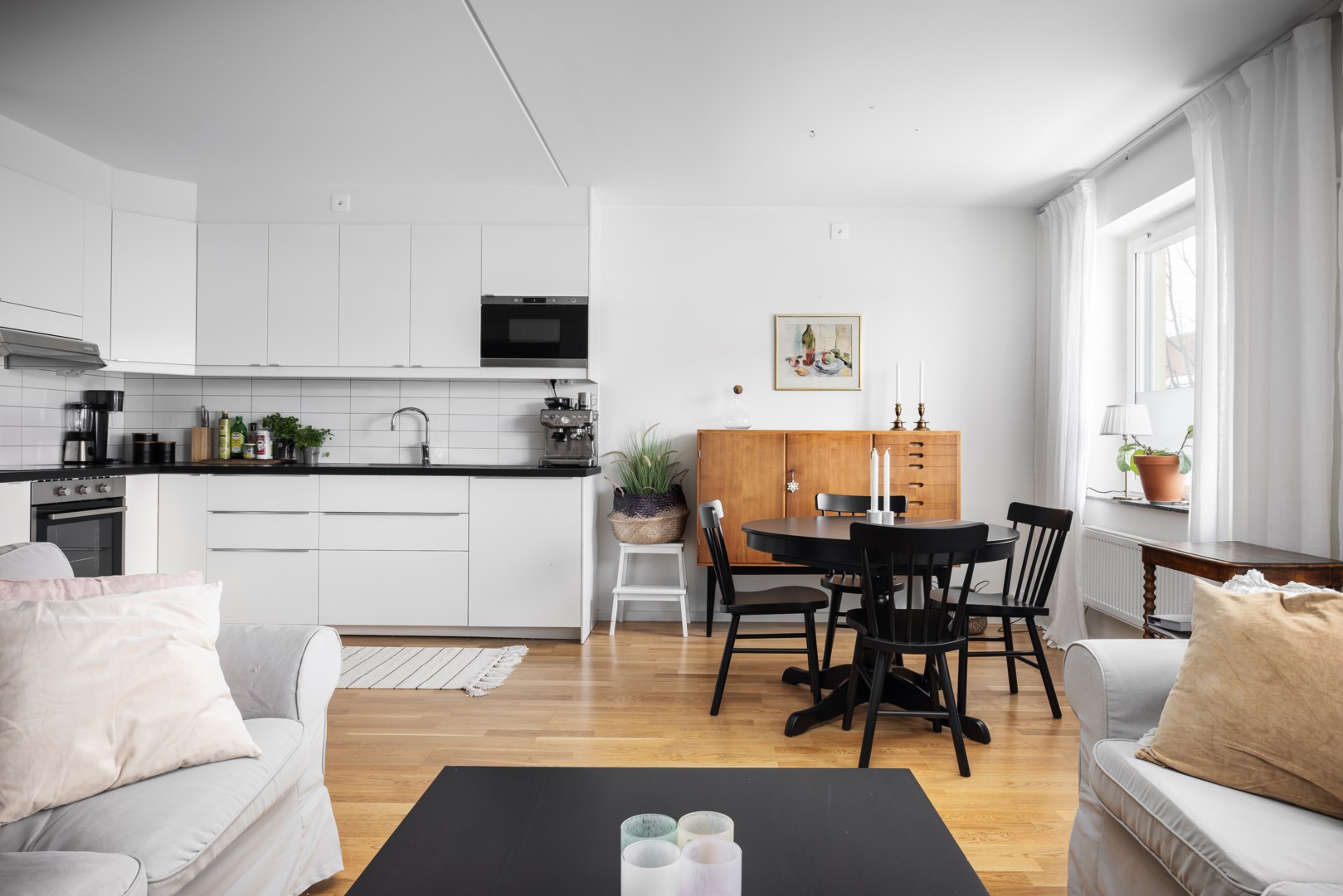 Bostadsbild från Chamottevägen 15, Såld i Porslinskvarteren, Värmdö