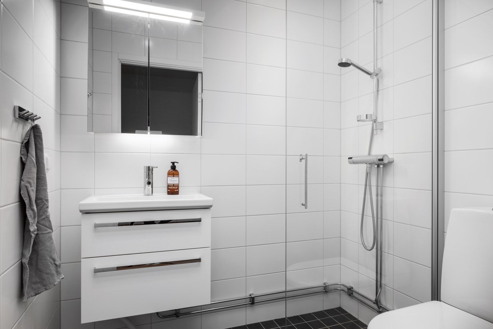 Bostadsbild från Tollare kaj 6, 6tr, Såld i Tollare, Nacka