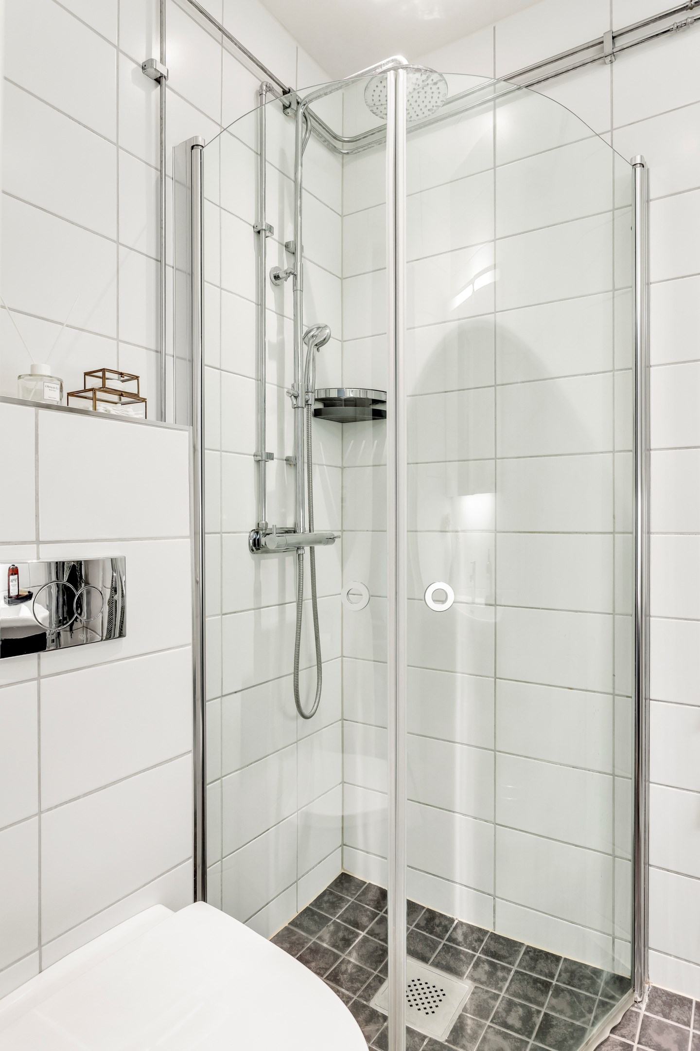 Bostadsbild från Karlsrogatan 86 A, Såld i Sommarro, Uppsala