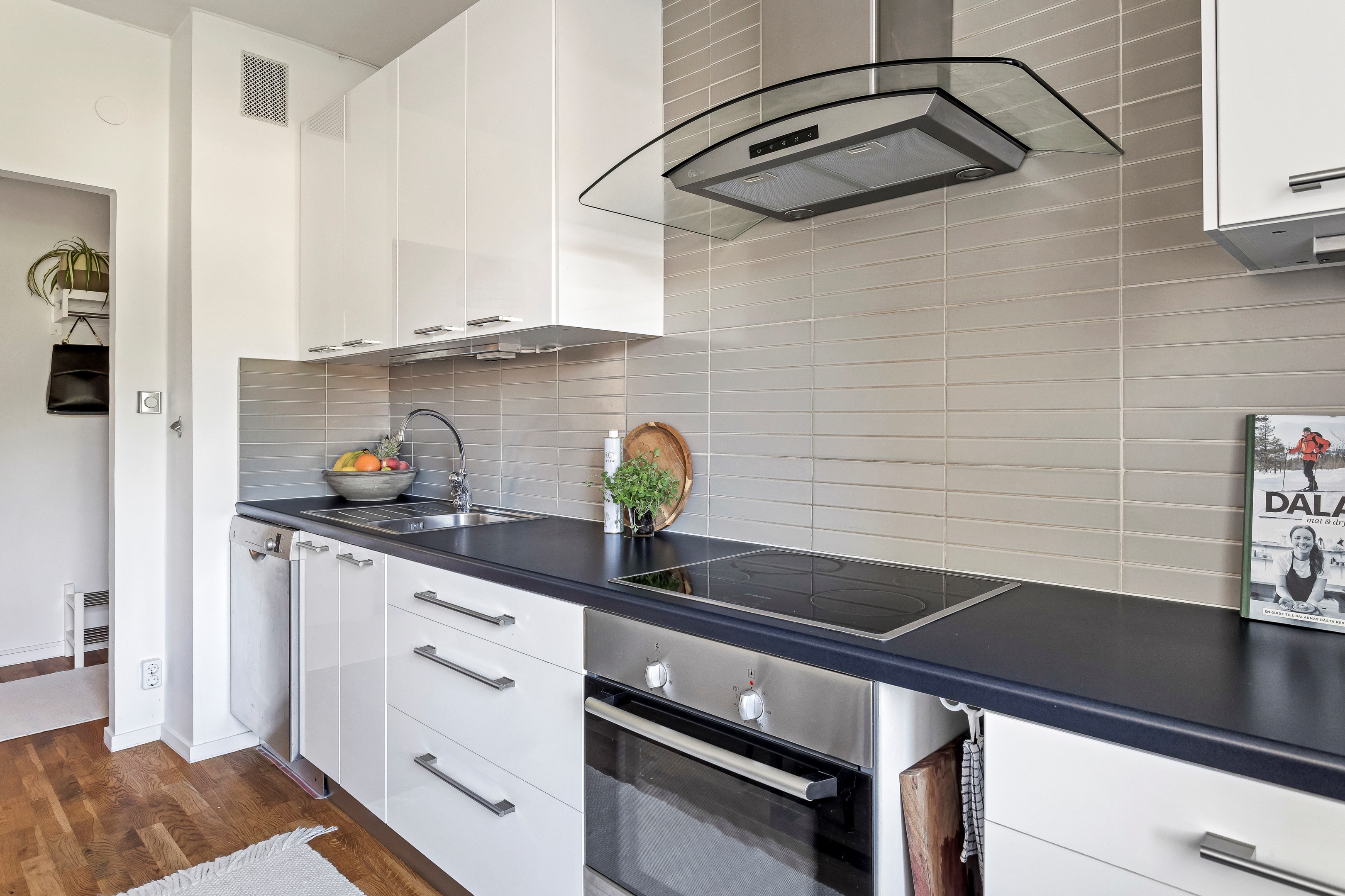 Bostadsbild från Karlsrogatan 86 A, Såld i Sommarro, Uppsala