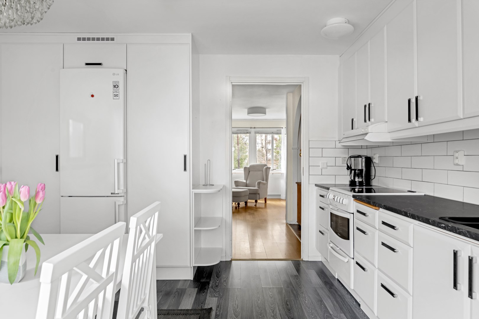 Bostadsbild från Smålandsvägen 3, Såld i Sävja, Uppsala