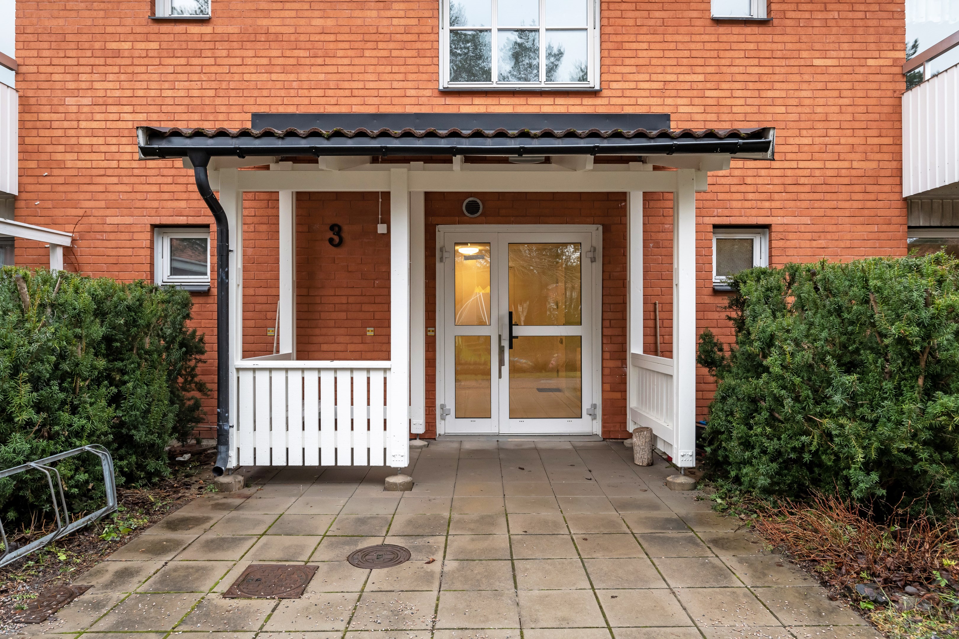 Bostadsbild från Smålandsvägen 3, Såld i Sävja, Uppsala