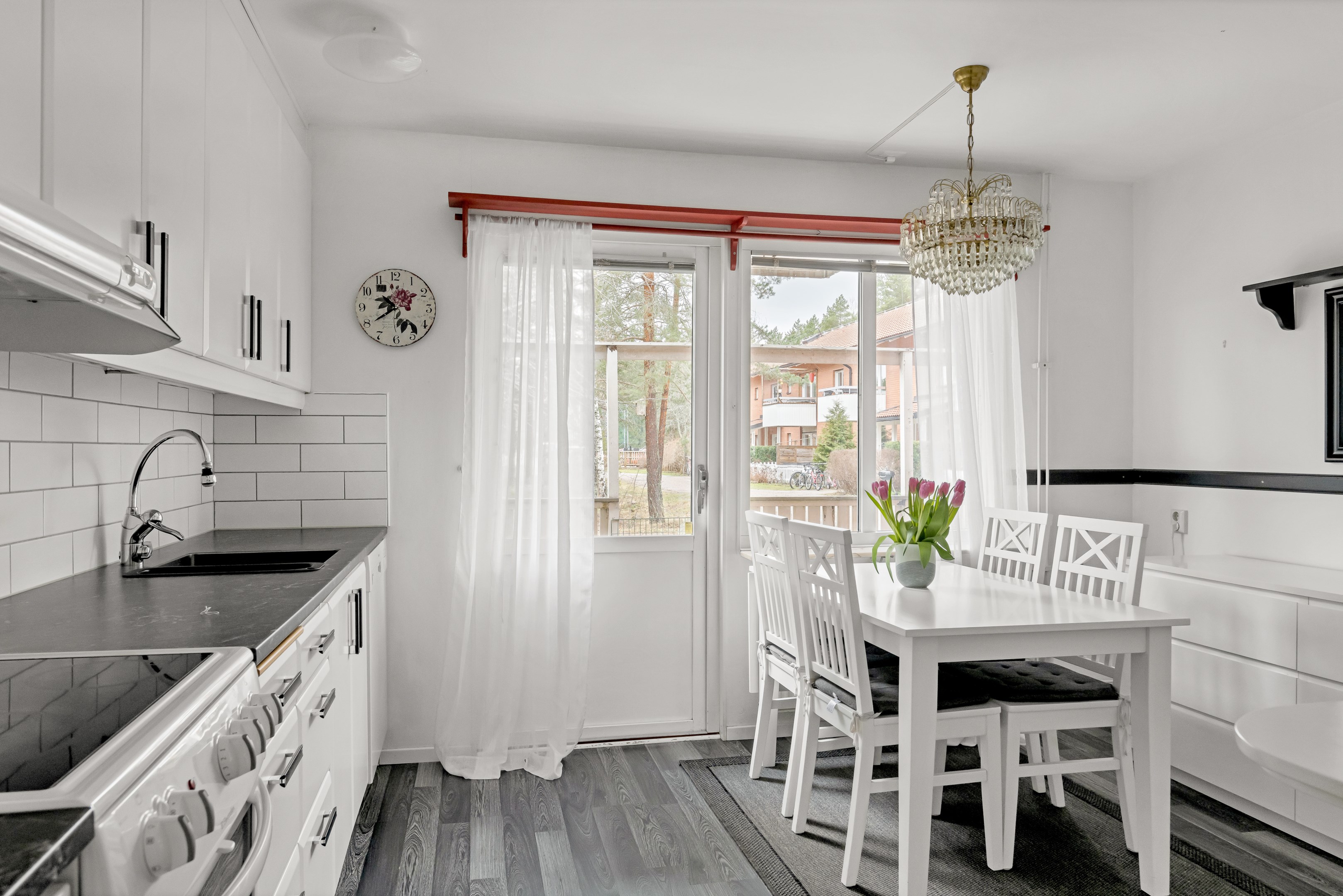 Bostadsbild från Smålandsvägen 3, Såld i Sävja, Uppsala