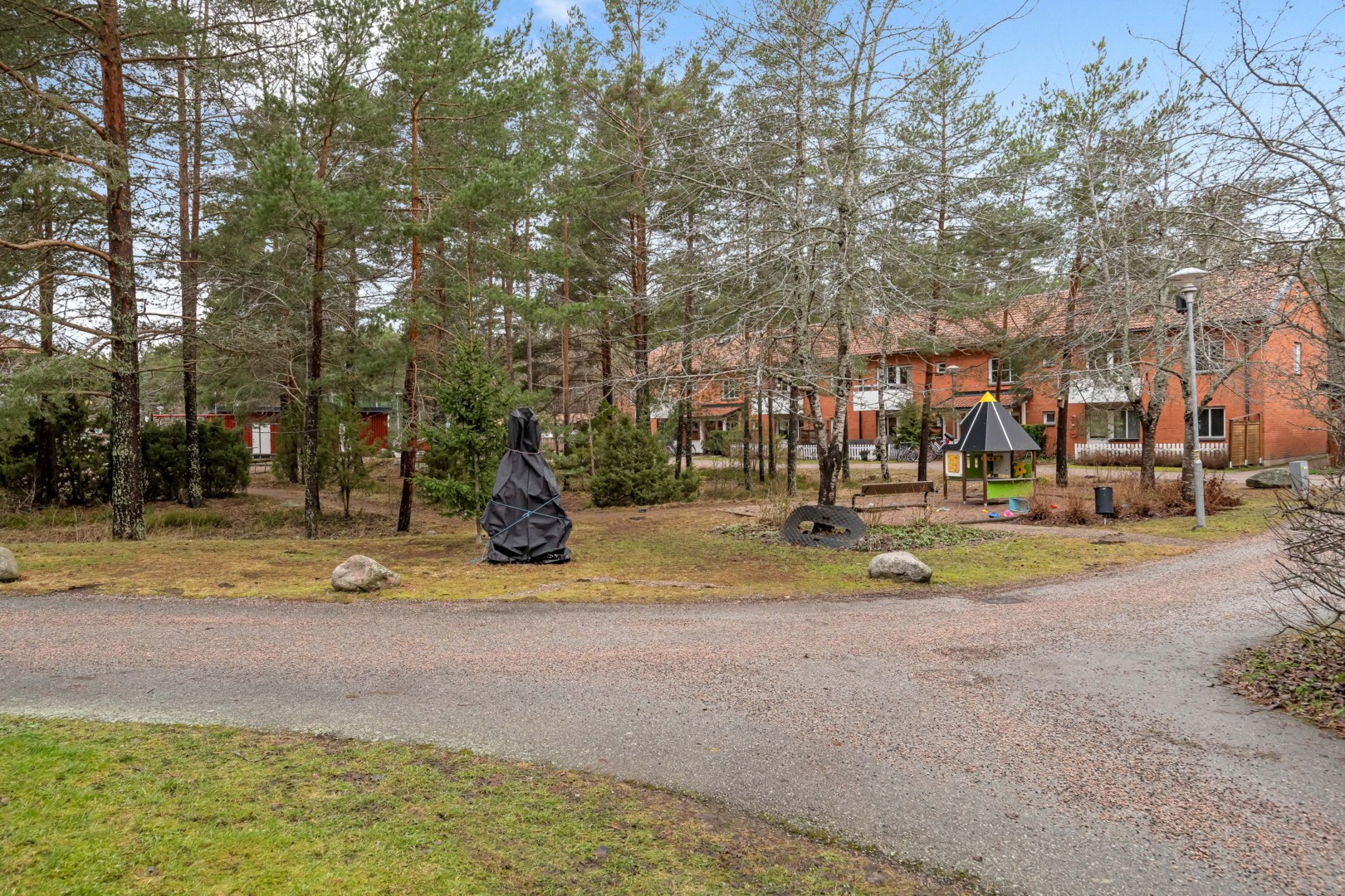 Bostadsbild från Smålandsvägen 3, Såld i Sävja, Uppsala