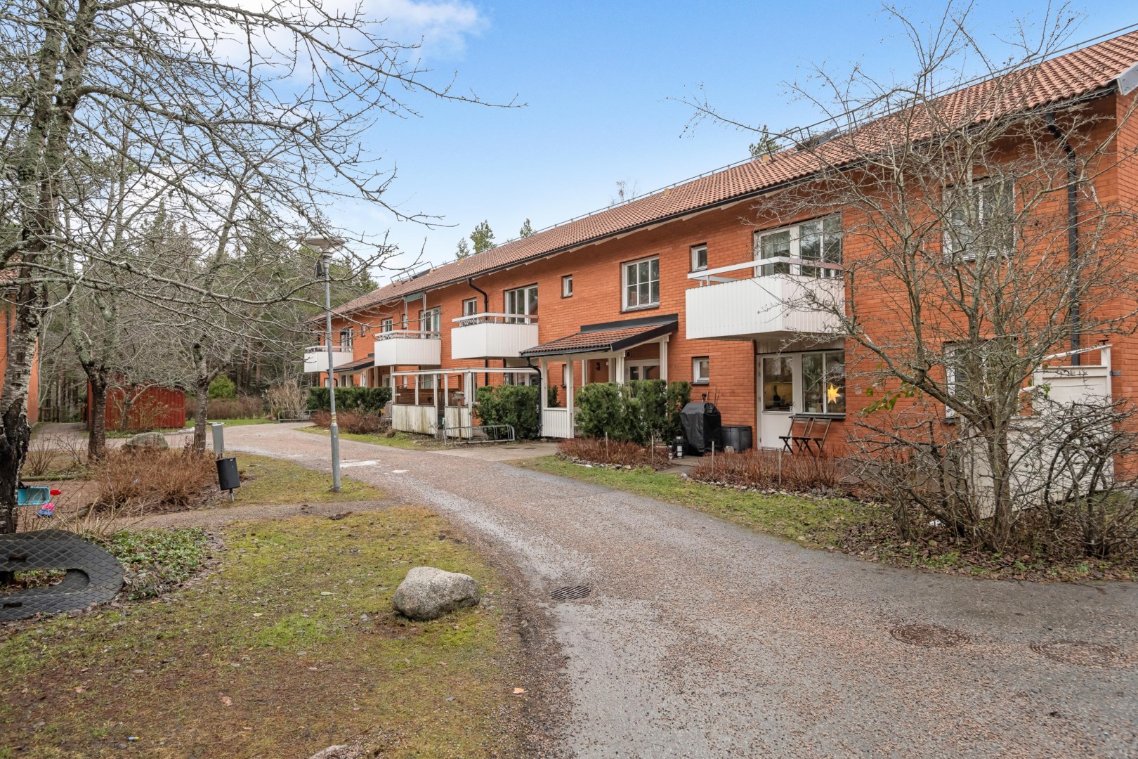 Bostadsbild från Smålandsvägen 3, Såld i Sävja, Uppsala