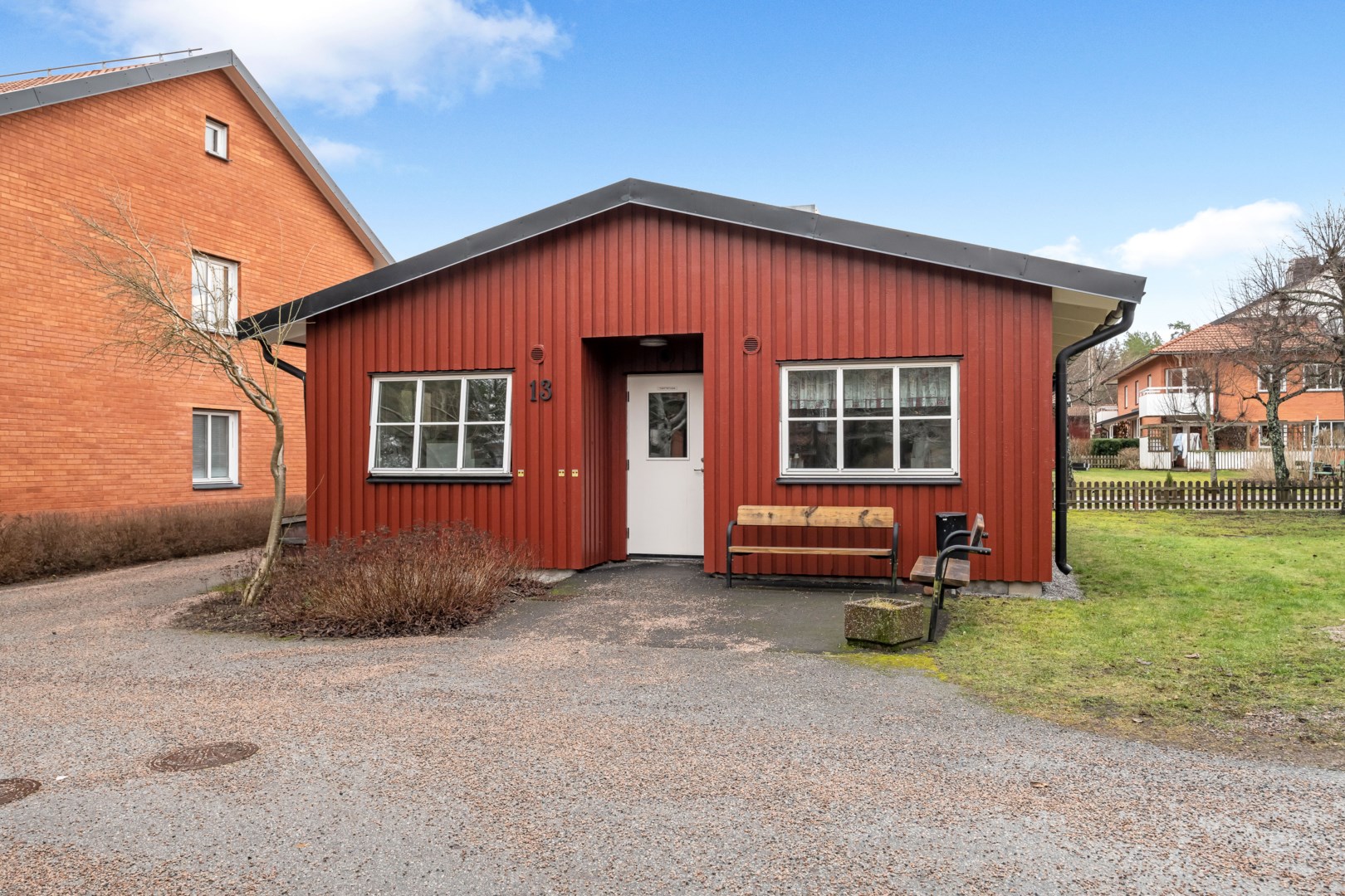 Bostadsbild från Smålandsvägen 3, Såld i Sävja, Uppsala