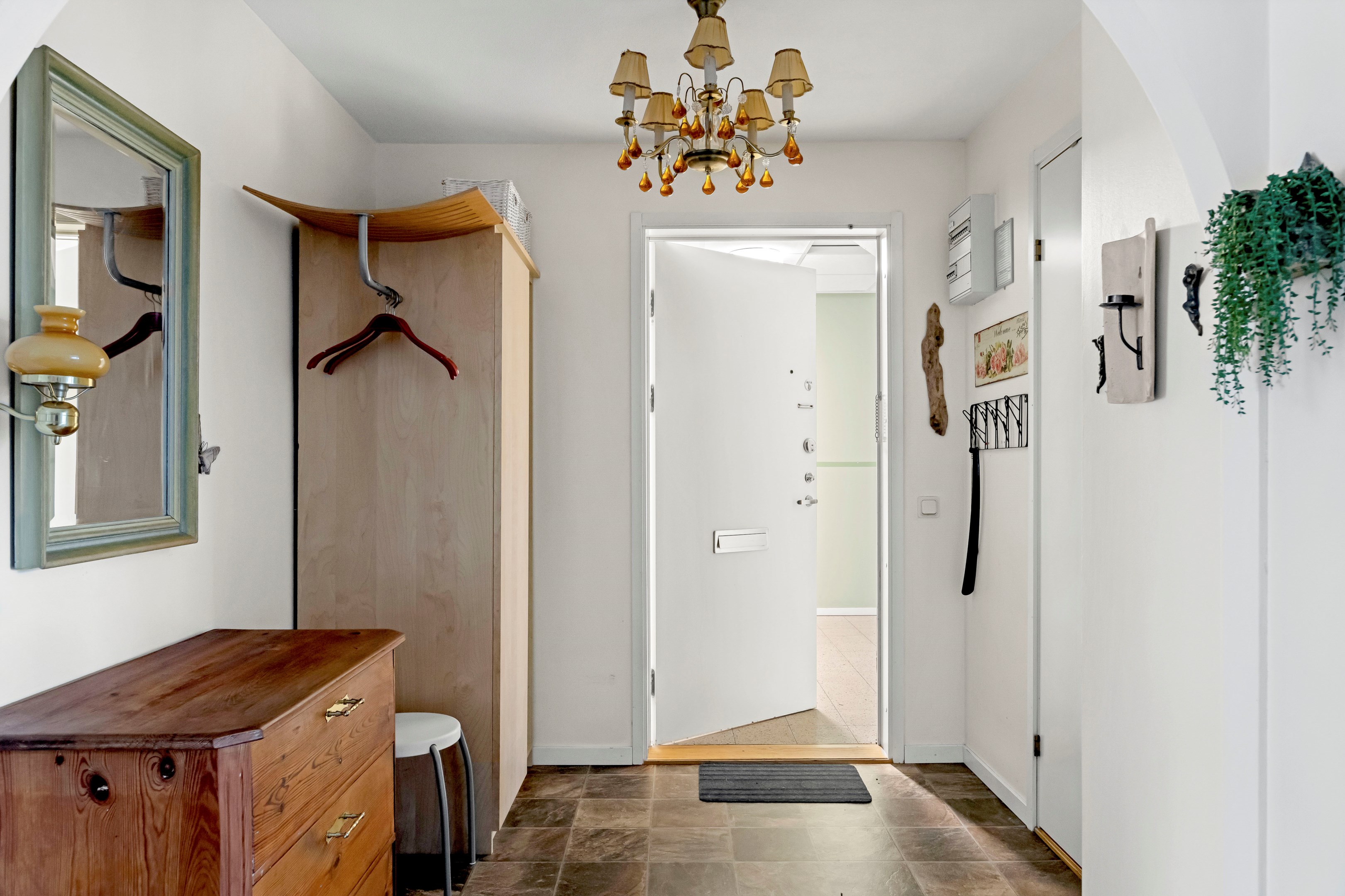 Bostadsbild från Smålandsvägen 3, Såld i Sävja, Uppsala