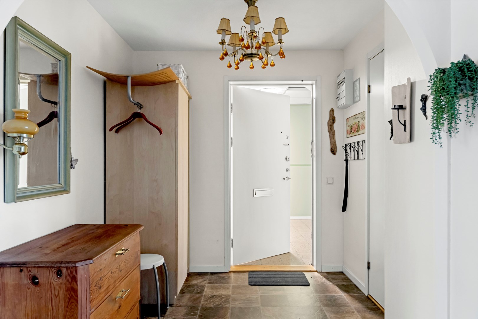 Bostadsbild från Smålandsvägen 3, Såld i Sävja, Uppsala