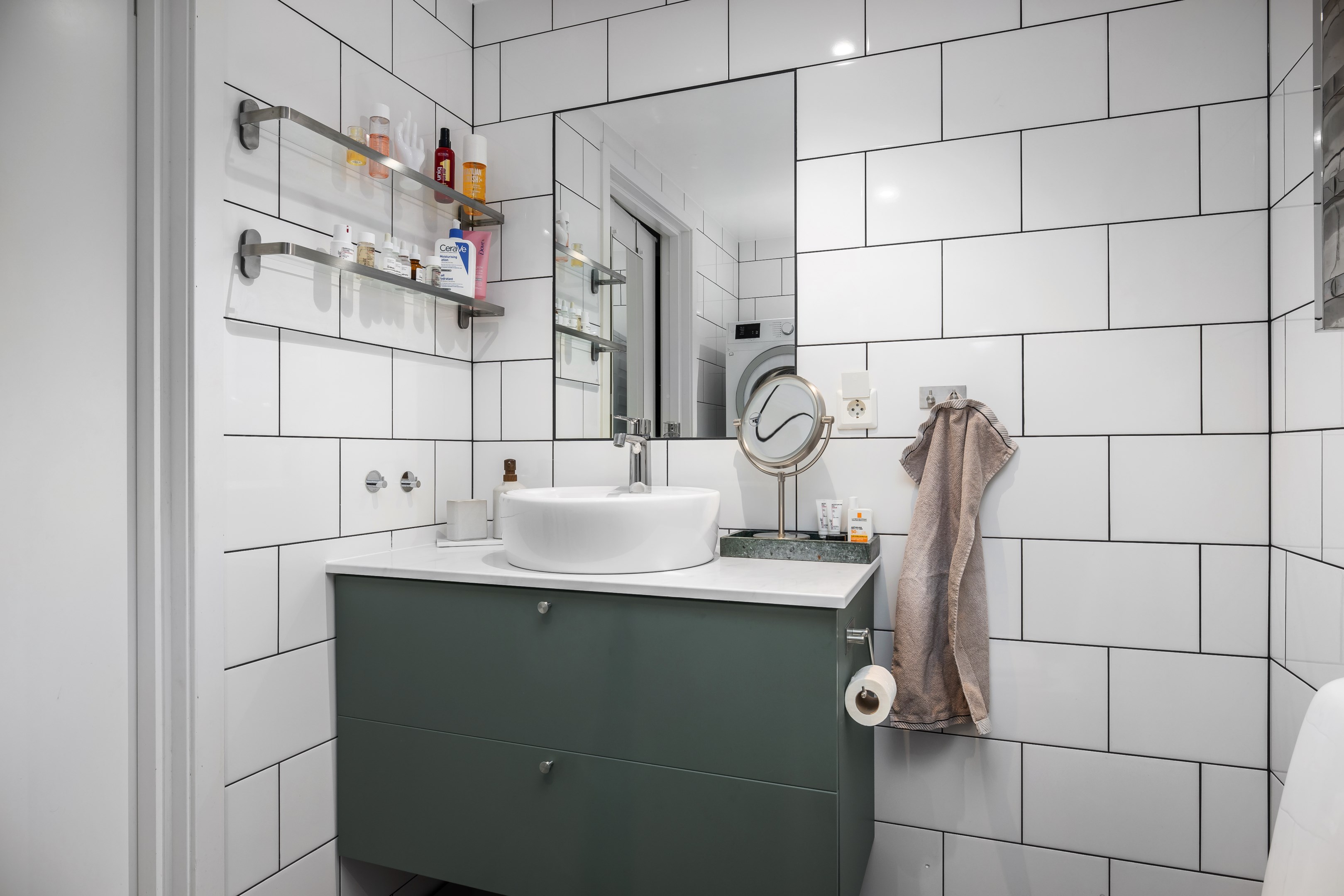 Bostadsbild från Stig Lindbergs gata 19A, Såld i Porslinskvarteren, Värmdö