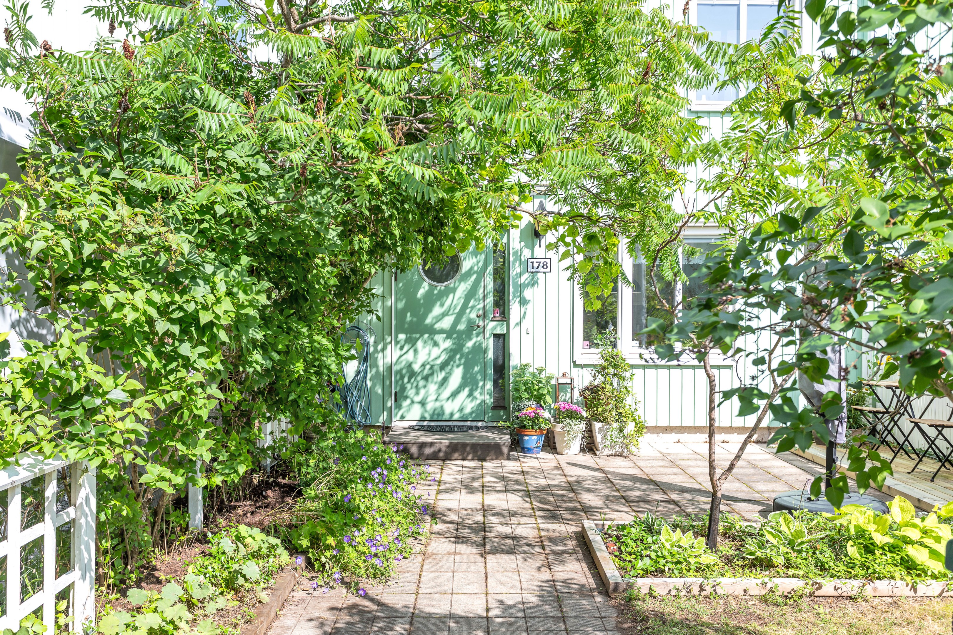 Bostadsbild från Herrhagsvägen 178, Såld i Herrhagen, Uppsala