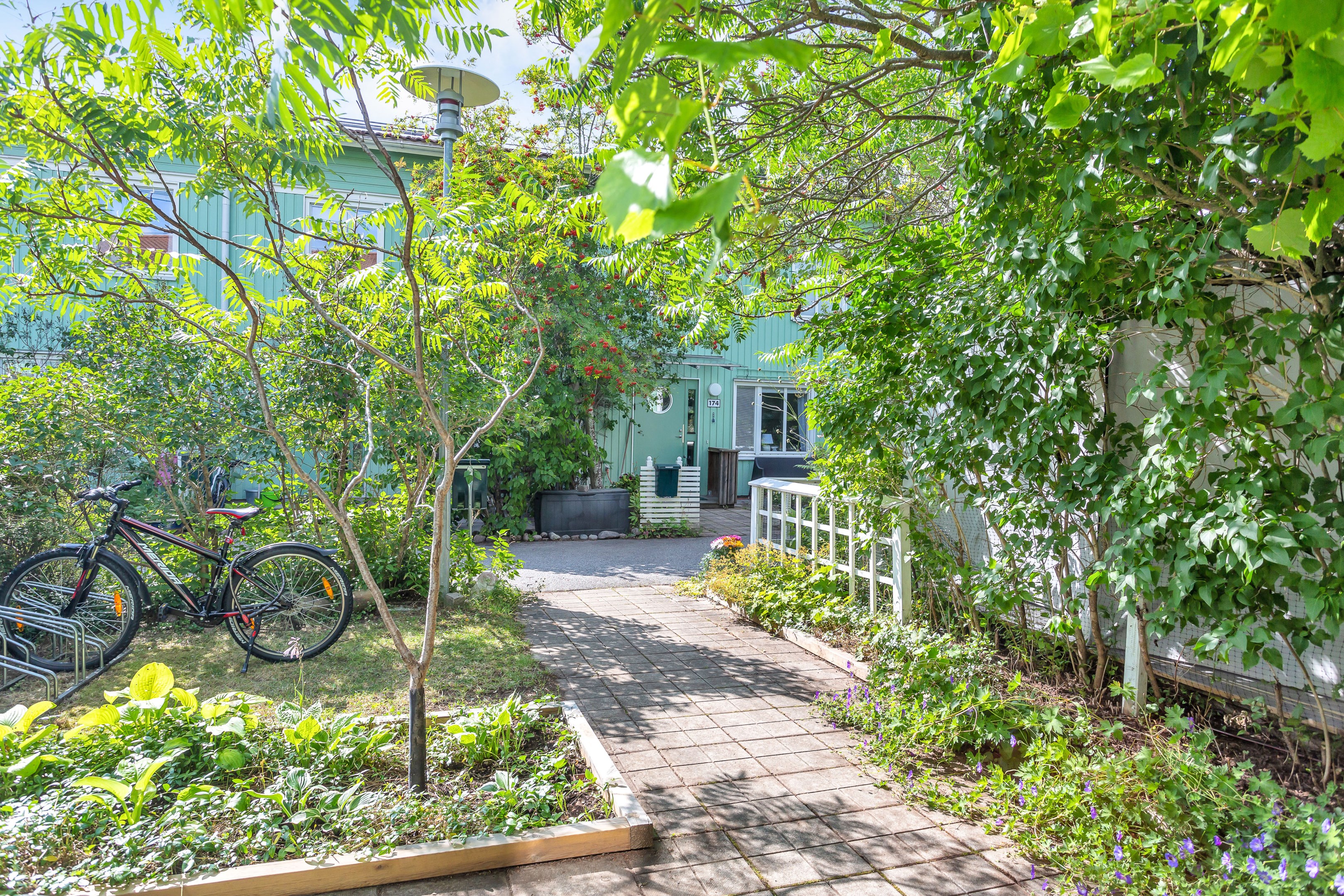 Bostadsbild från Herrhagsvägen 178, Såld i Herrhagen, Uppsala