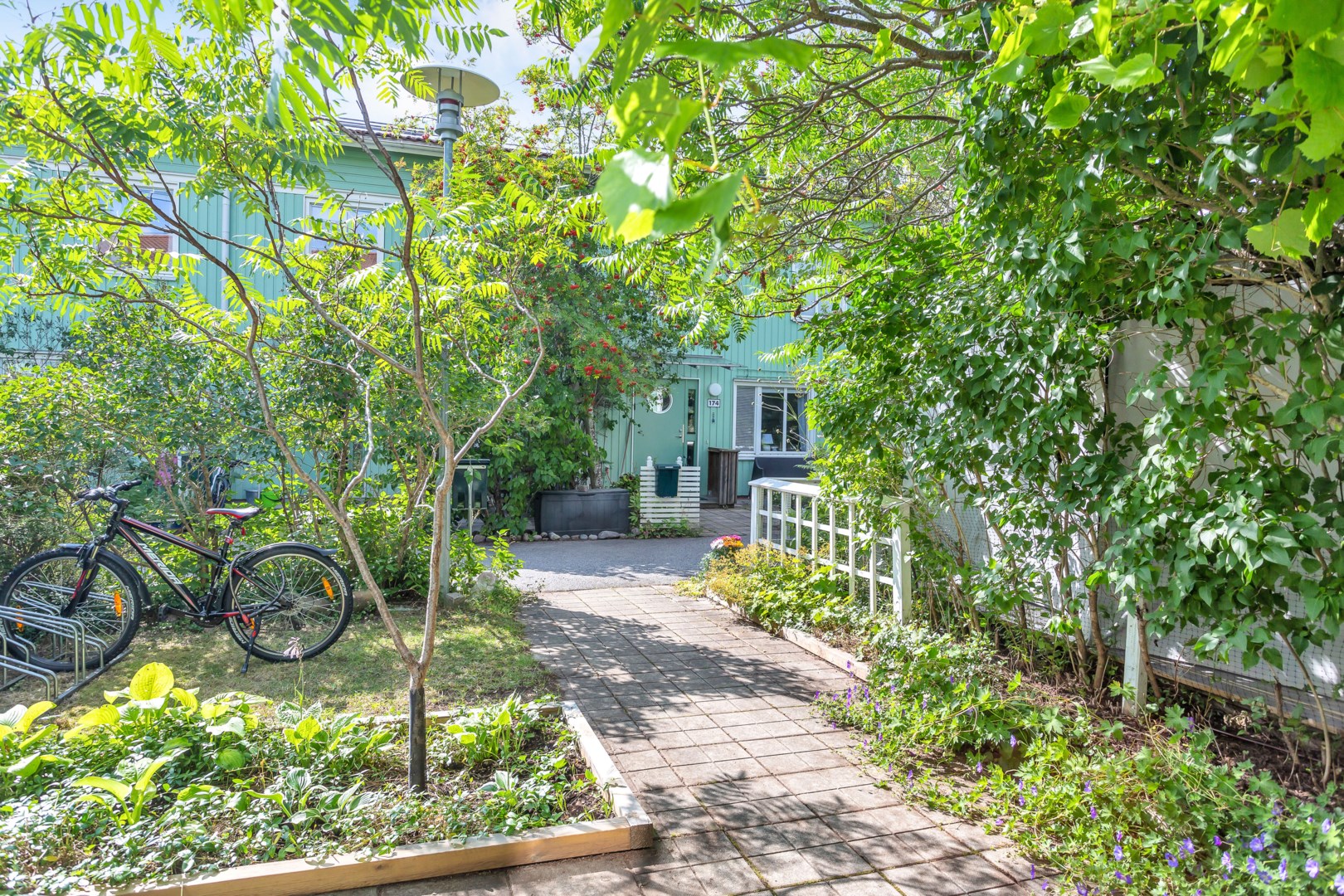 Bostadsbild från Herrhagsvägen 178, Såld i Herrhagen, Uppsala