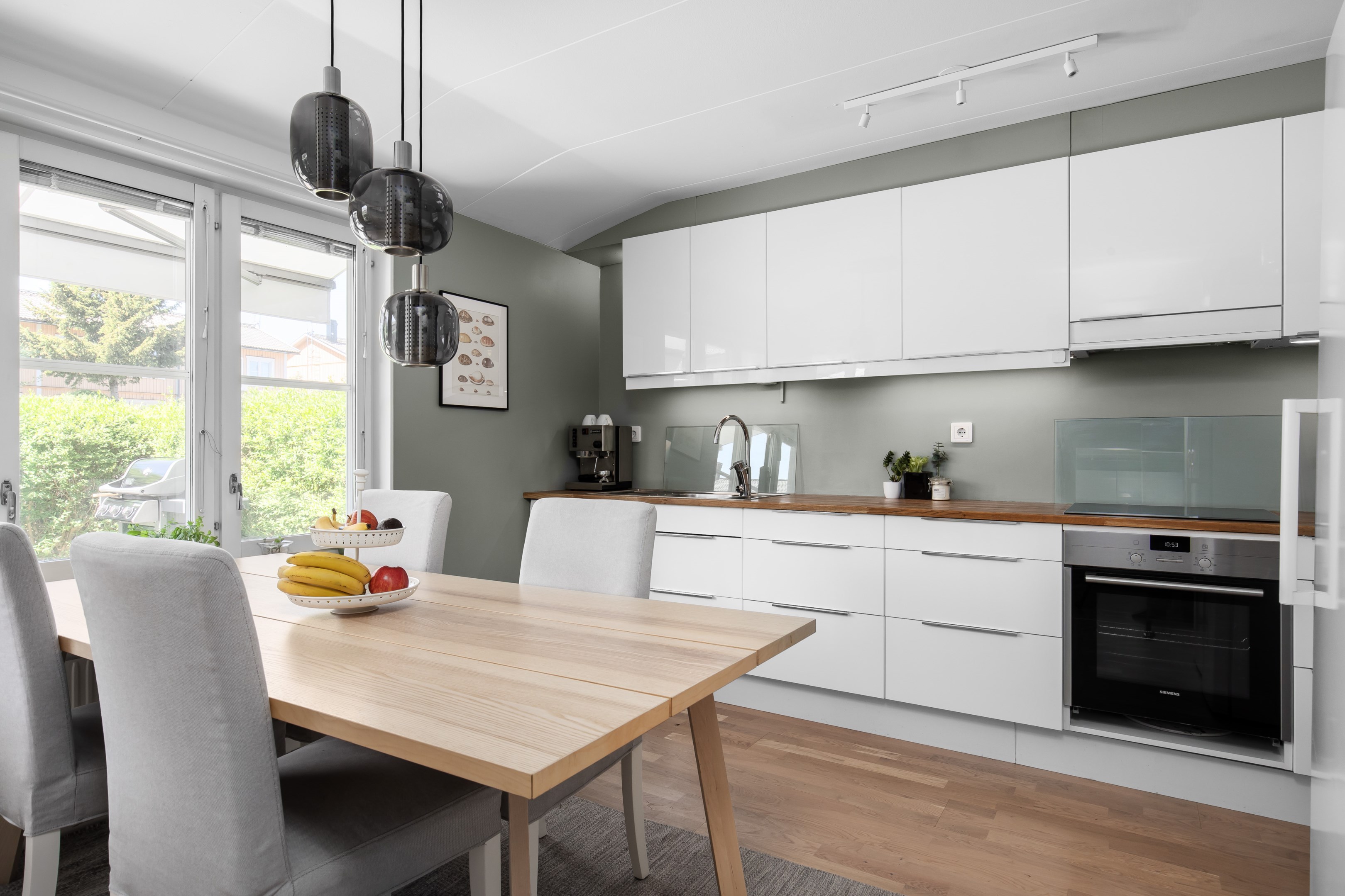 Bostadsbild från Vitmossevägen 108, Såld i Holmviksskogen, Värmdö