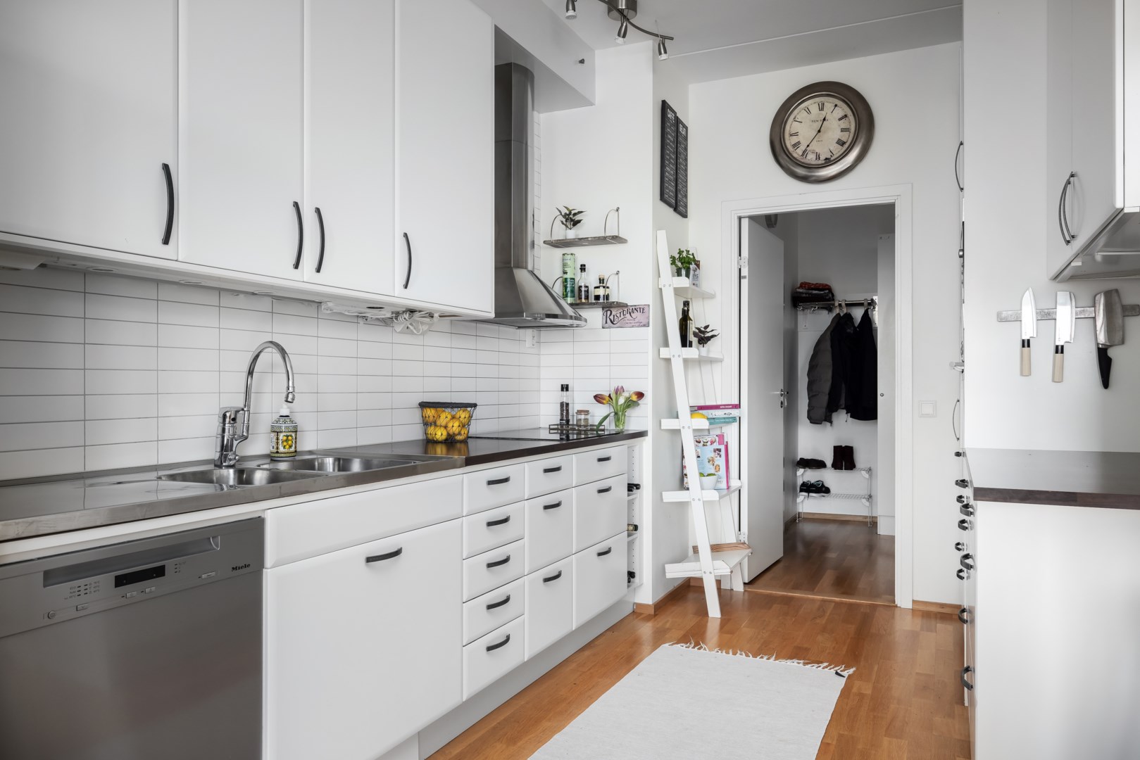 Bostadsbild från Sjökvarnsbacken 10, Såld i Saltsjöqvarn, Nacka