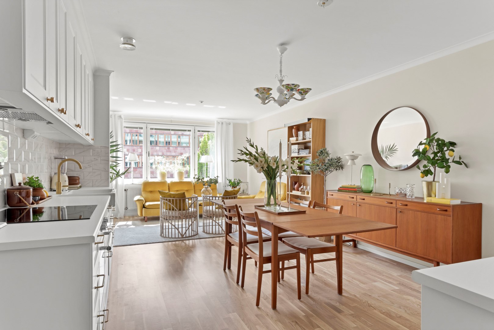 Öppen planlösning mot vardagsrum