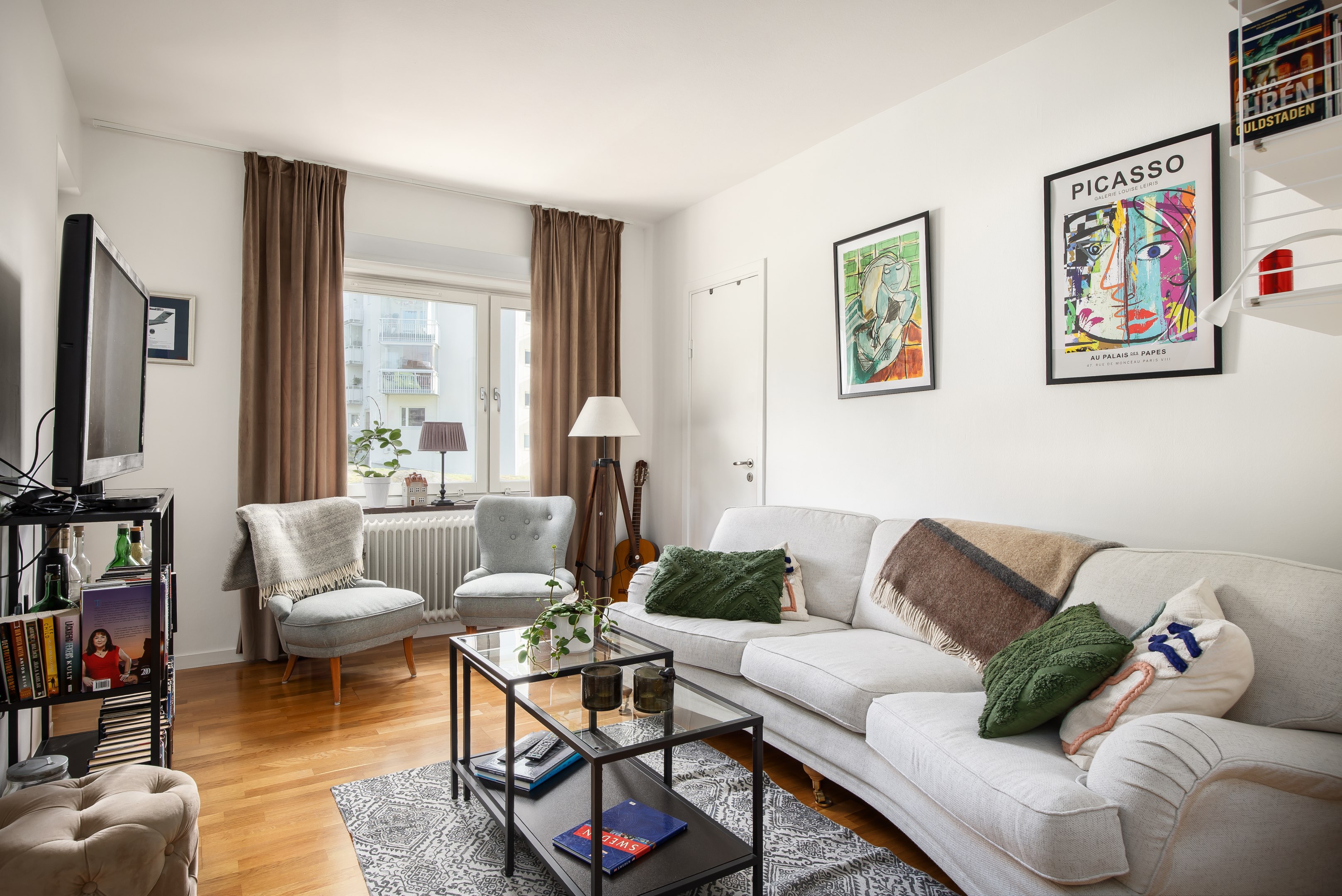 Bostadsbild från Finnbergsvägen 24, Till salu i Finnberget, Nacka