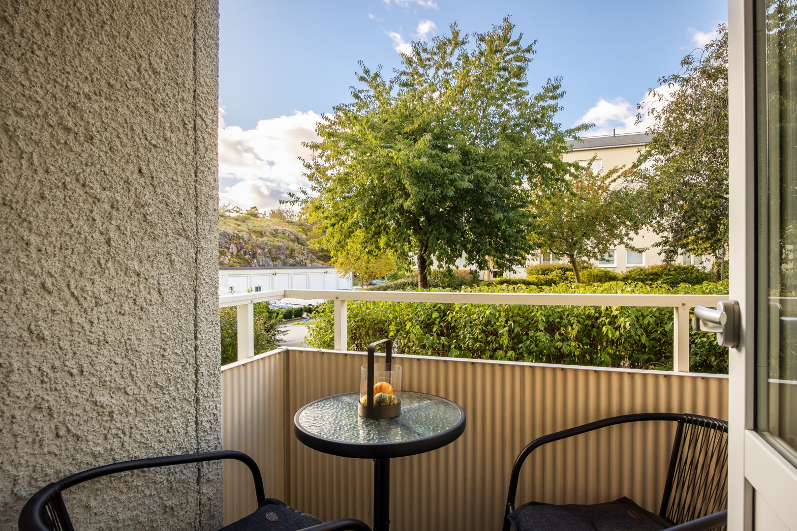 Bostadsbild från Finnbergsvägen 24, Till salu i Finnberget, Nacka