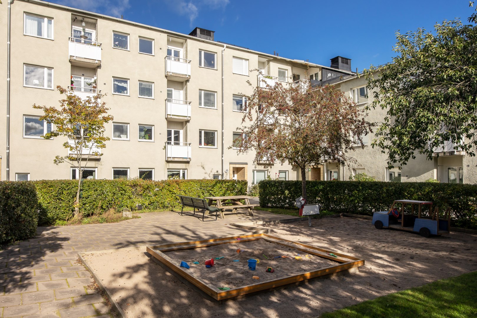 Bostadsbild från Finnbergsvägen 24, Till salu i Finnberget, Nacka