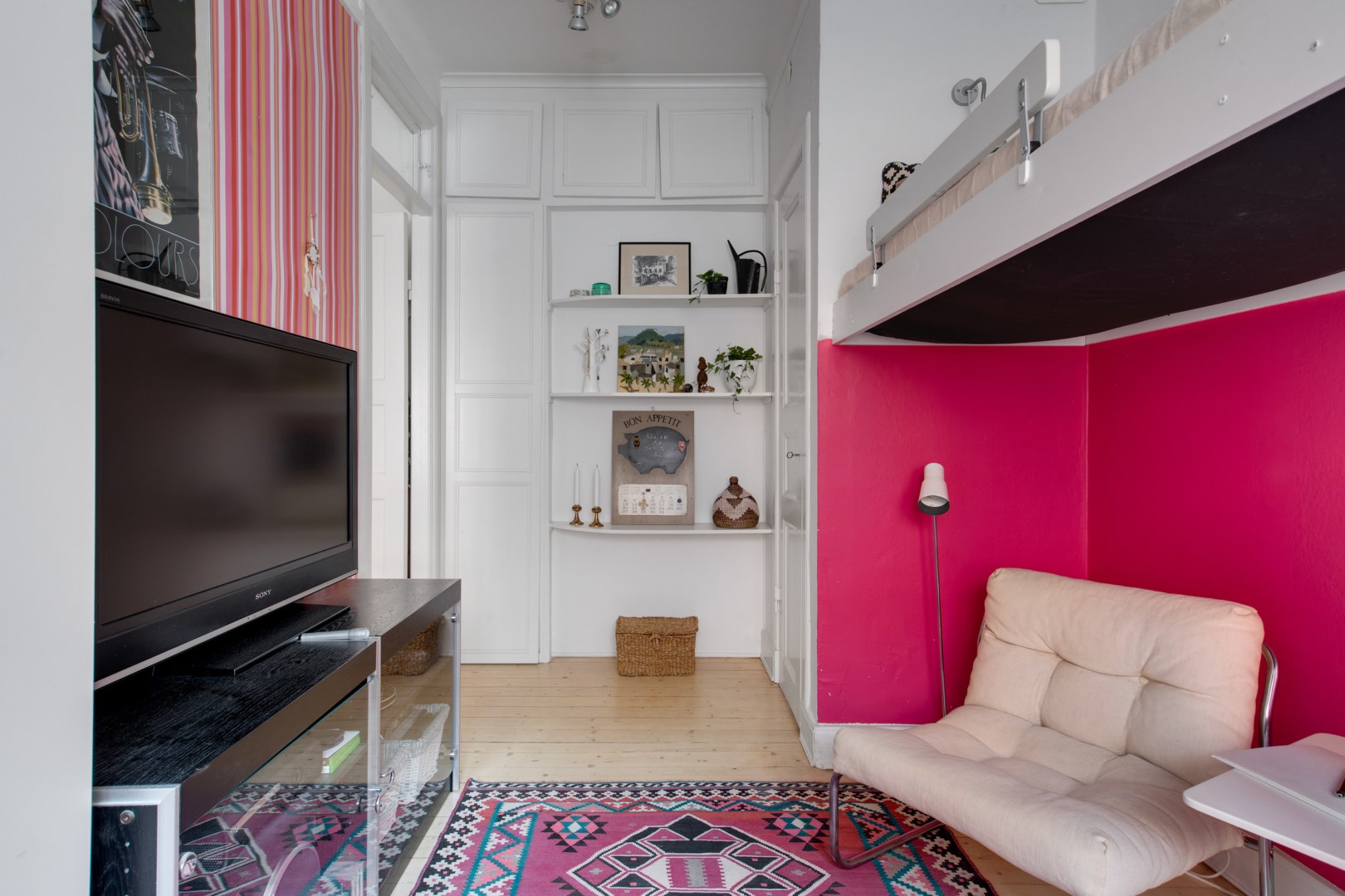 Bostadsbild från Övre Slottsgatan 8 A, Såld i Öfre Slotts, Uppsala