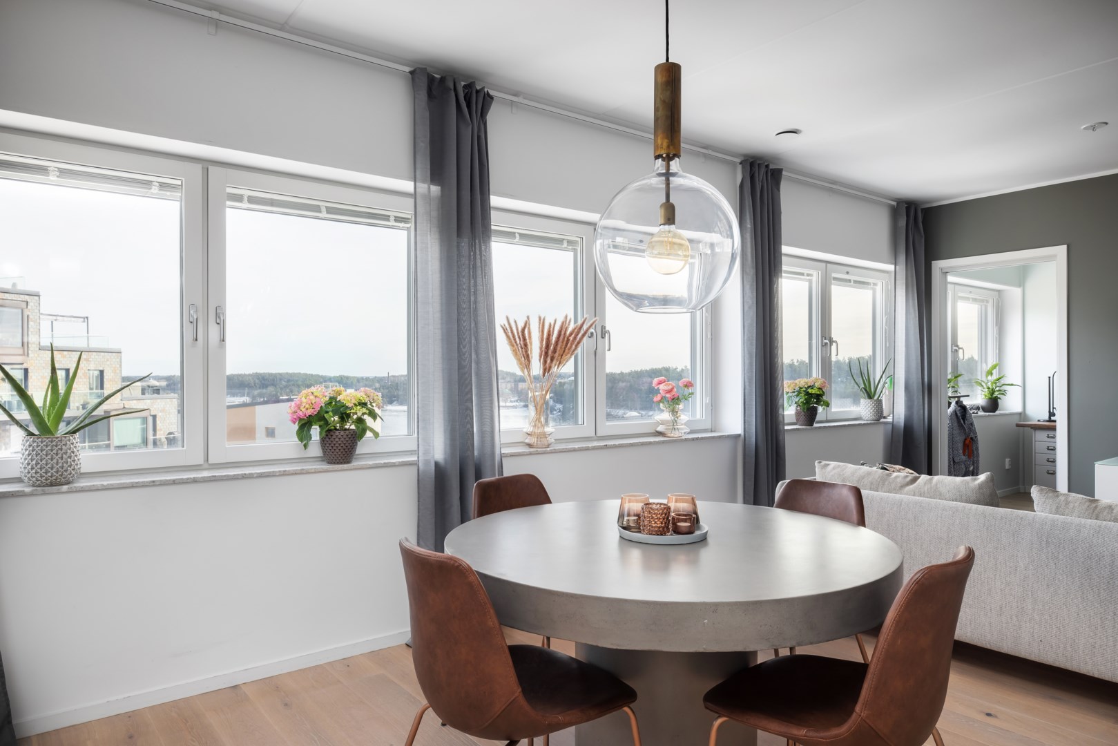 Bostadsbild från Tollareslingan 3, vån 6/6, Såld i Tollare, Nacka