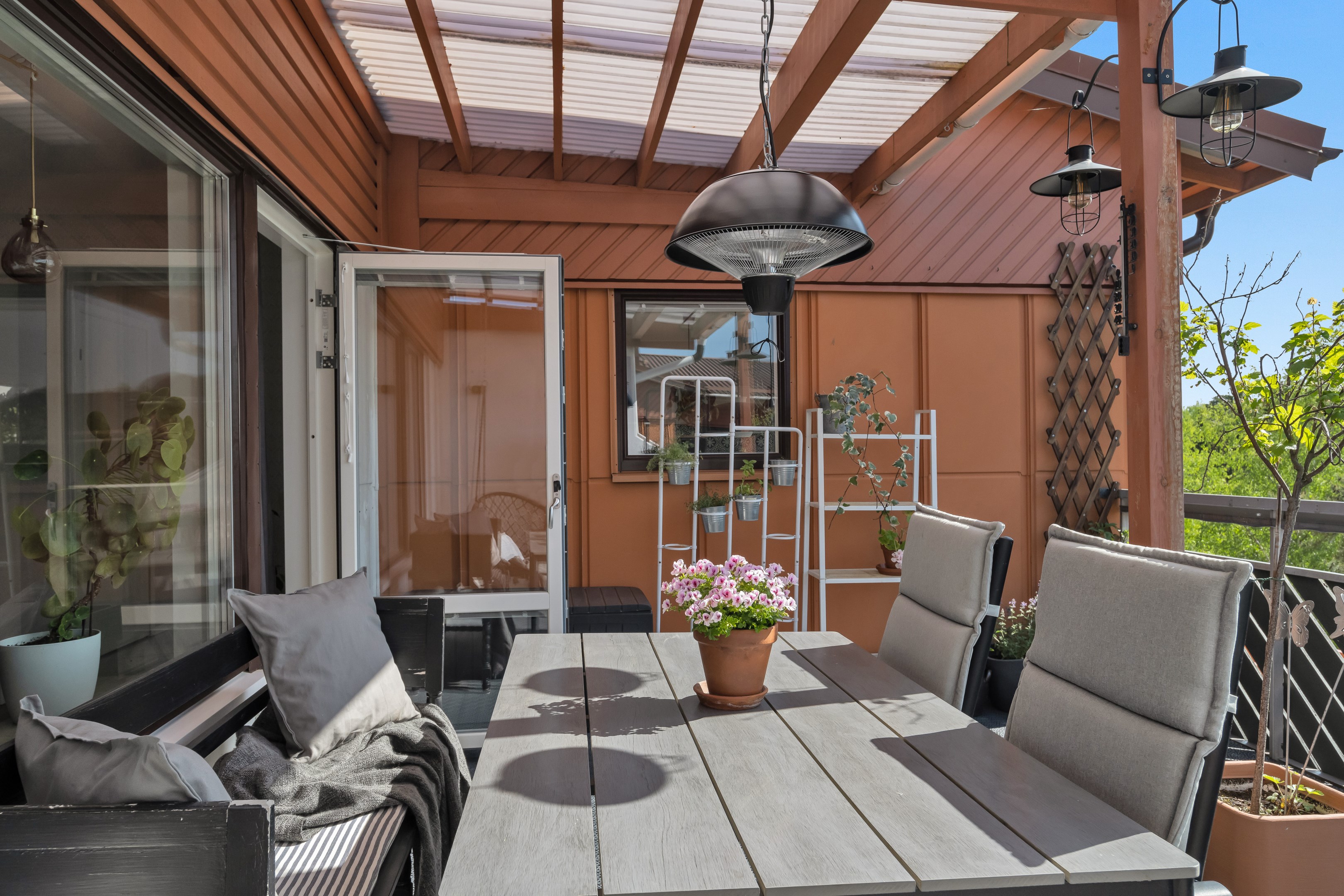 Bostadsbild från Kontrabasvägen 3, Såld i Gottsunda, Uppsala