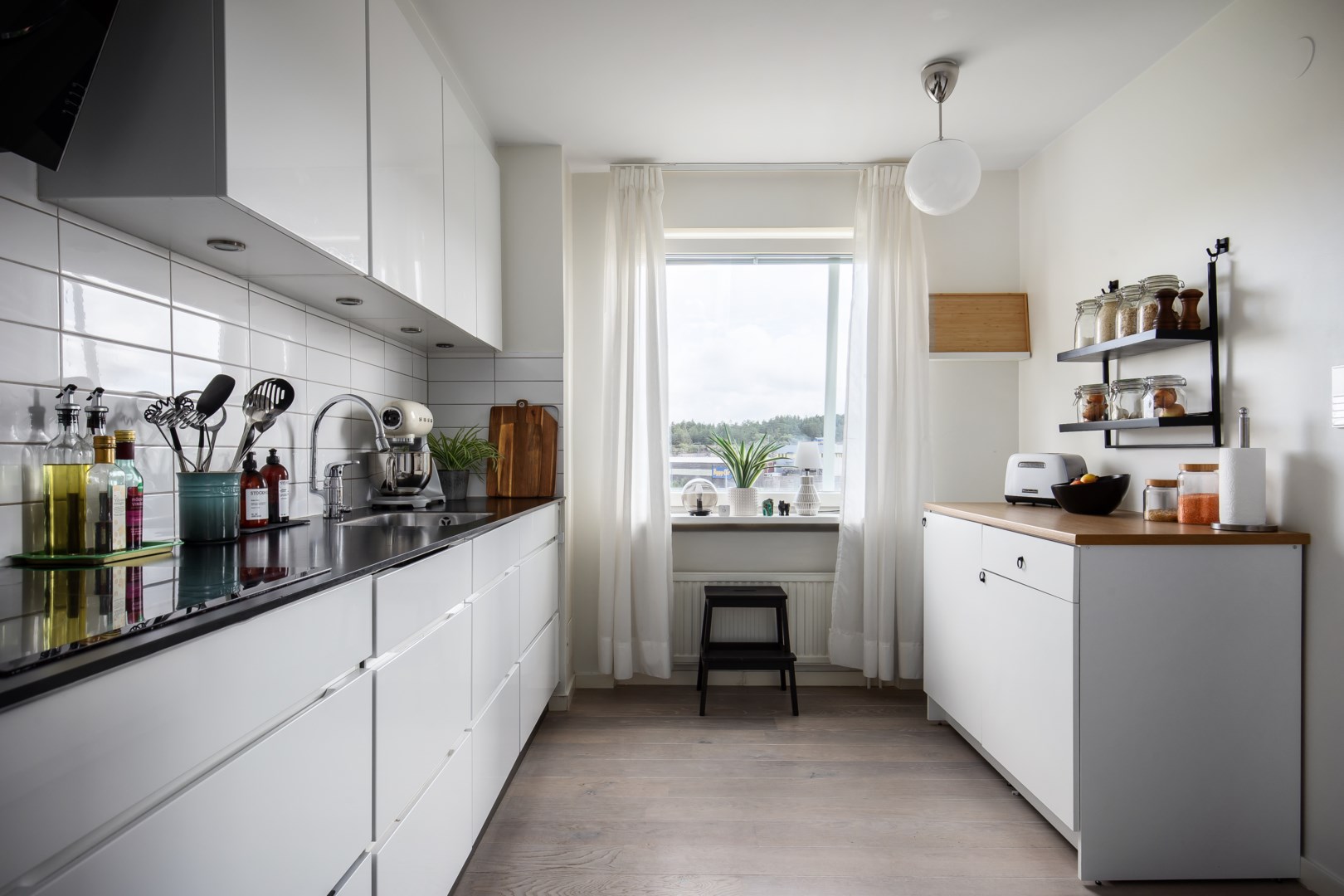 Bostadsbild från Per Hallströms Väg 12, Till salu i Nacka Forum, Nacka