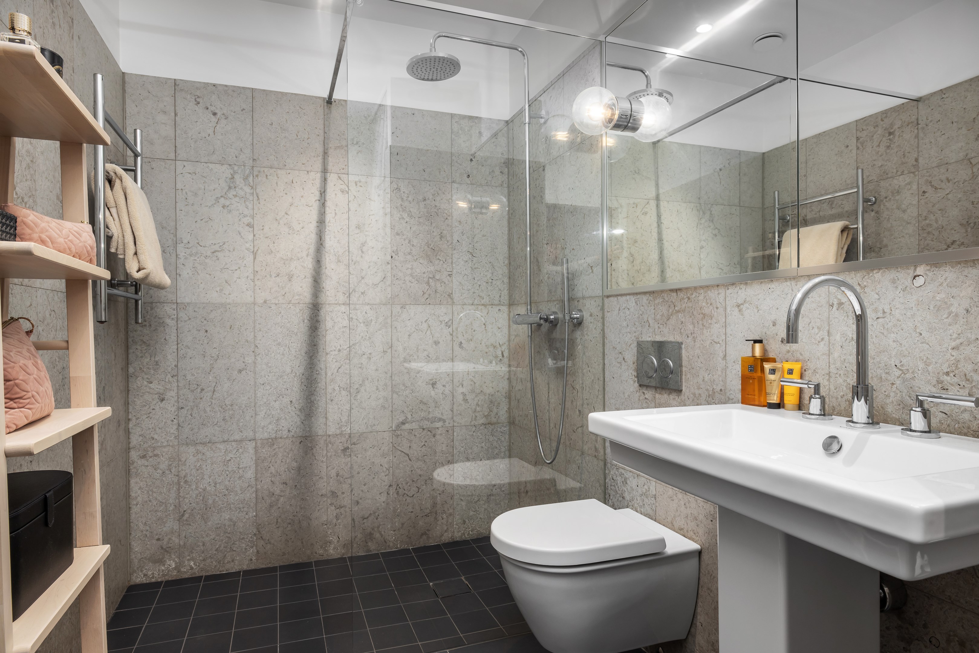 Bostadsbild från Fabrikörvägen 4A, 5 tr, Såld i Nacka Strand, Nacka