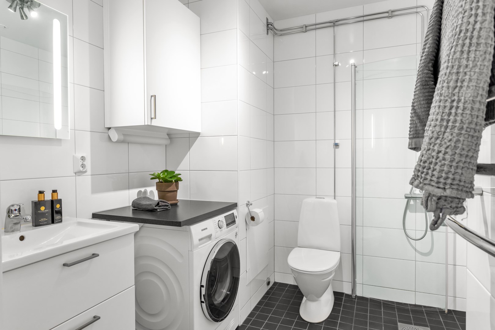 Bostadsbild från Solskensgatan 17, Såld i Gränby, Uppsala