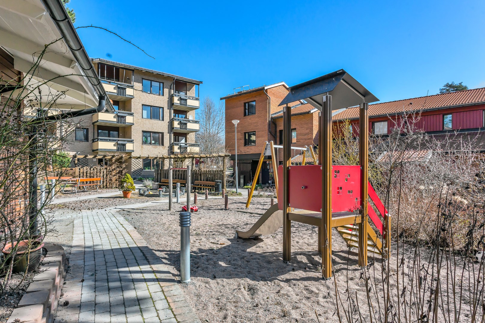 Bostadsbild från Dirigentvägen 151, Såld i Gottsunda, Uppsala