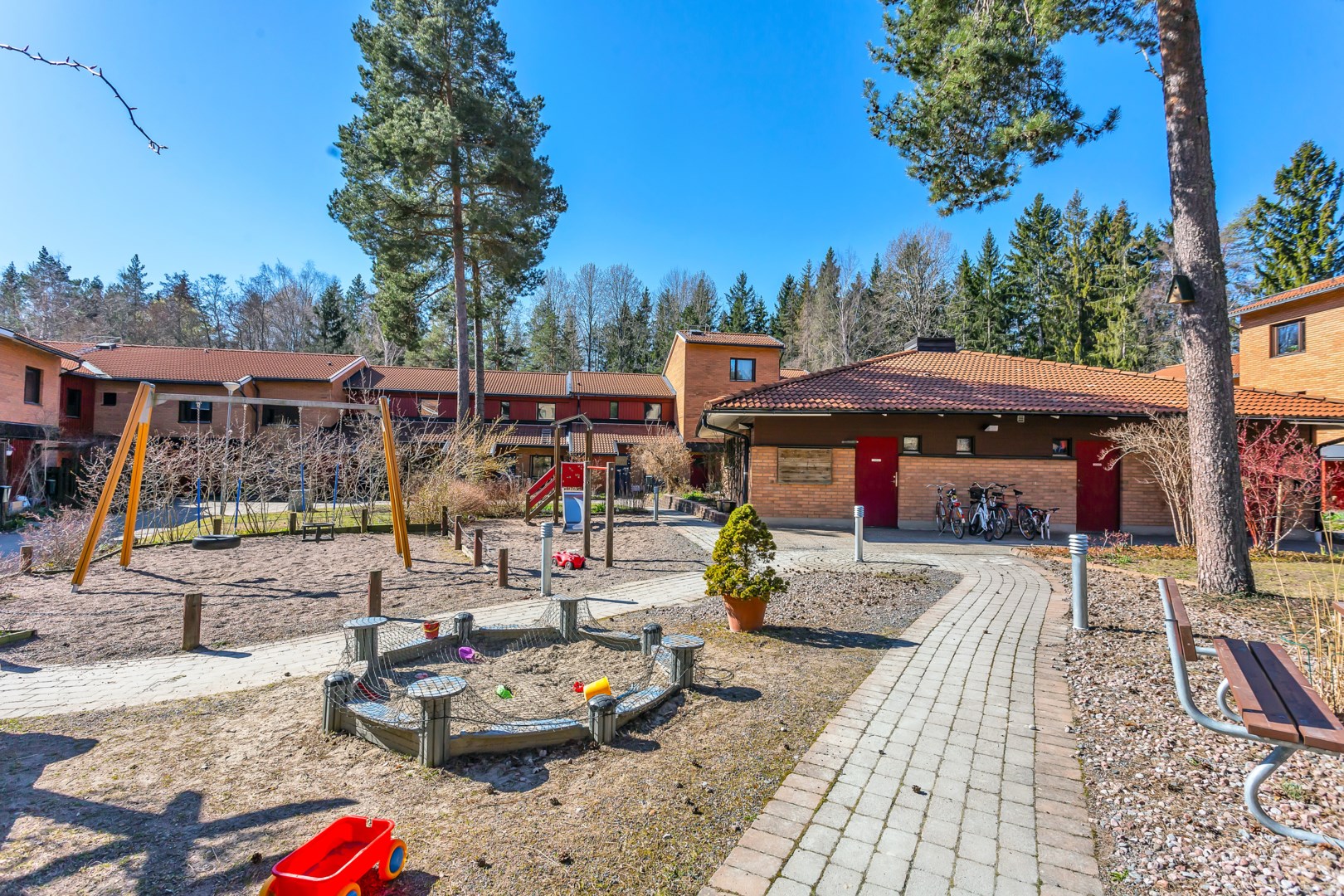 Bostadsbild från Dirigentvägen 151, Såld i Gottsunda, Uppsala