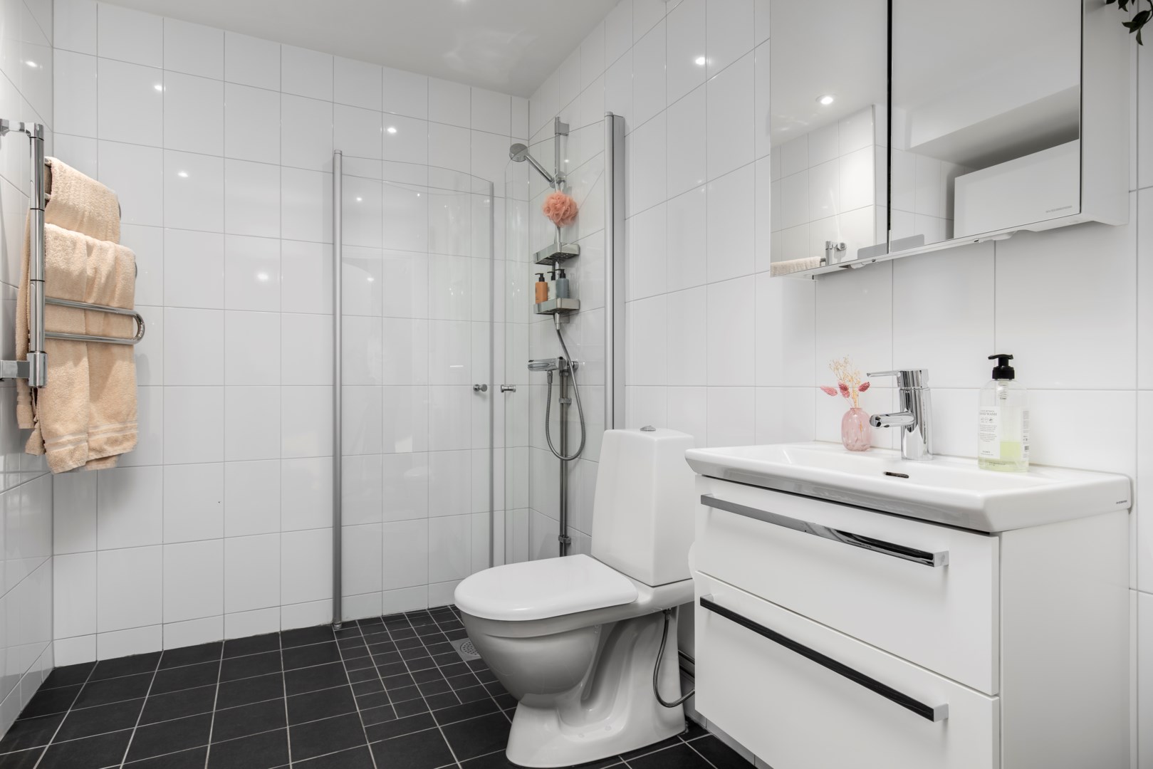 Bostadsbild från Tollareslingan 12, 9tr, Såld i Tollare, Nacka