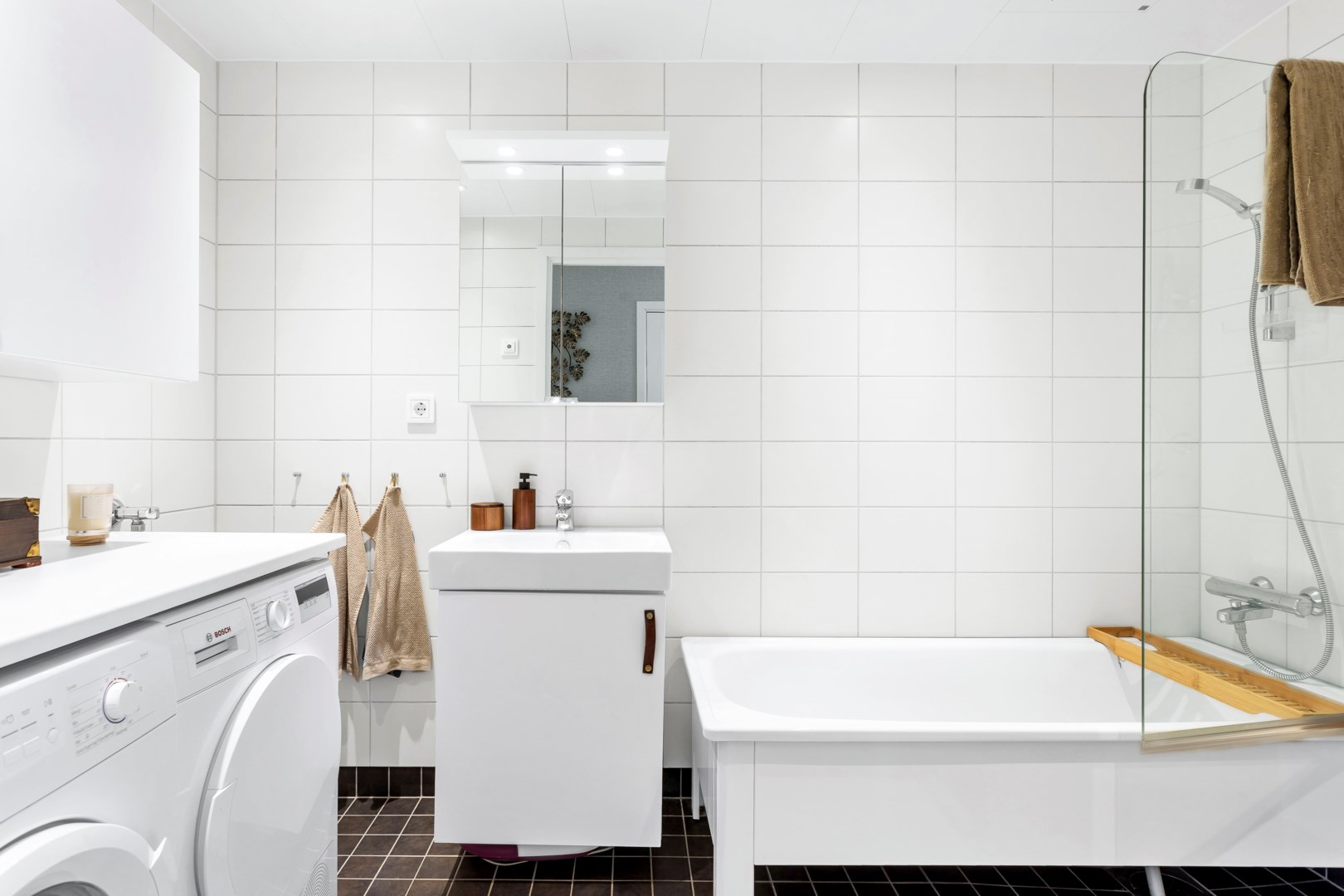 Bostadsbild från Meteorvägen 32, Såld i Fullerö, Uppsala