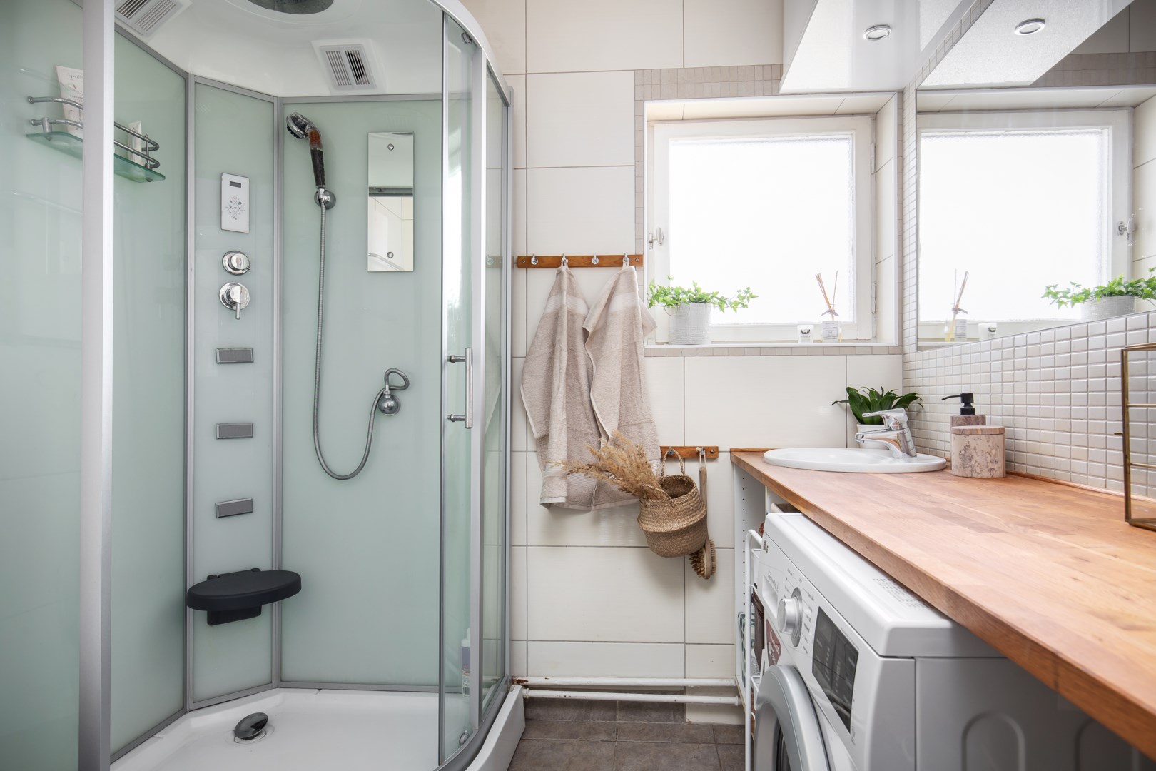 Bostadsbild från Björnskogsvägen 28, Såld i Lugnet, Värmdö