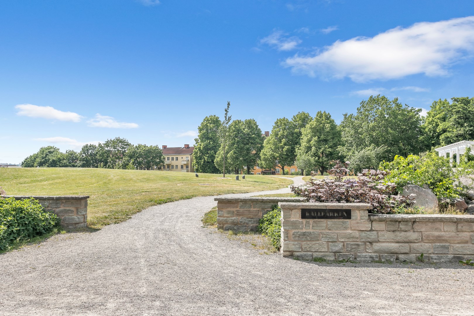 Bostadsbild från Källparksgatan 19, Såld i Salabacke, Uppsala