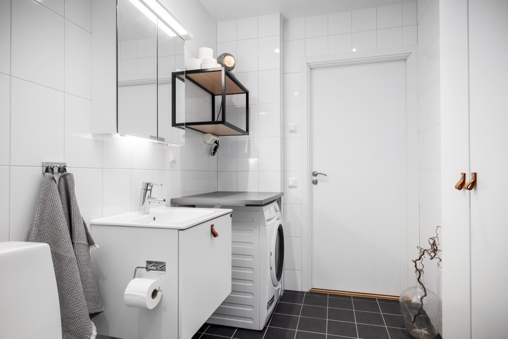 Bostadsbild från Tollareslingan 18, 9 tr, Såld i Tollare, Nacka