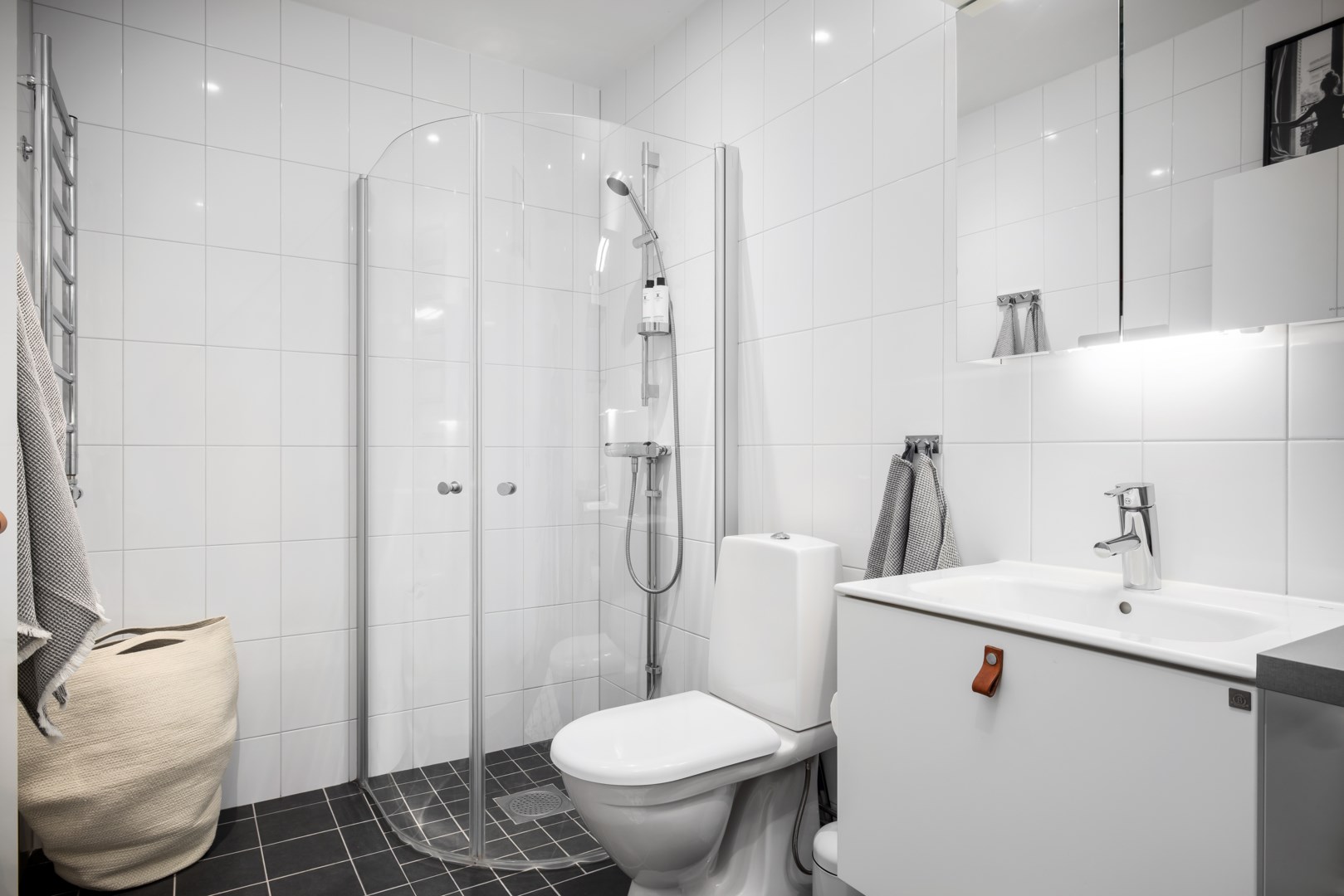 Bostadsbild från Tollareslingan 18, 9 tr, Såld i Tollare, Nacka