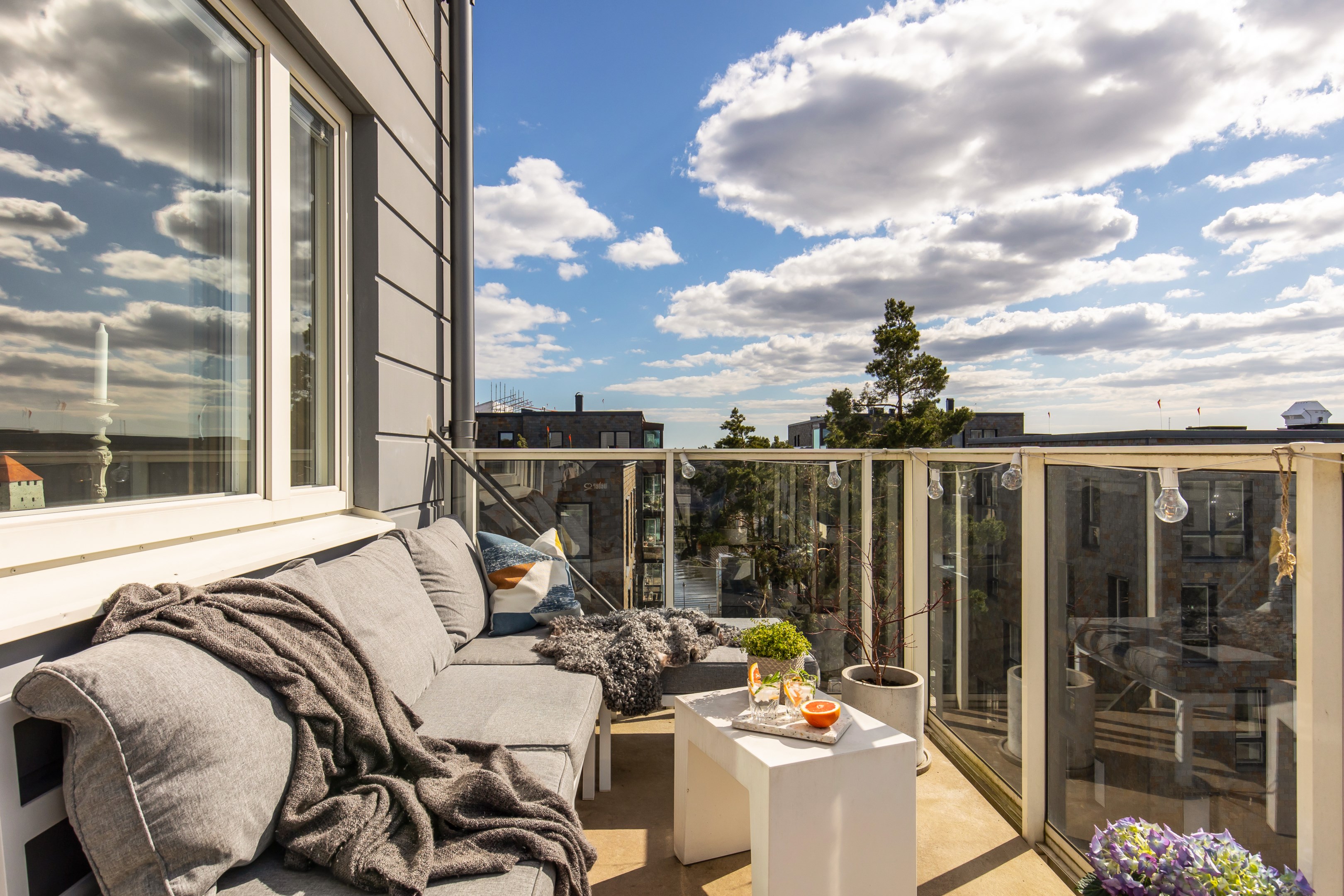 Bostadsbild från Hedenströms väg 15, 4/4 tr, Såld i Tollare, Nacka