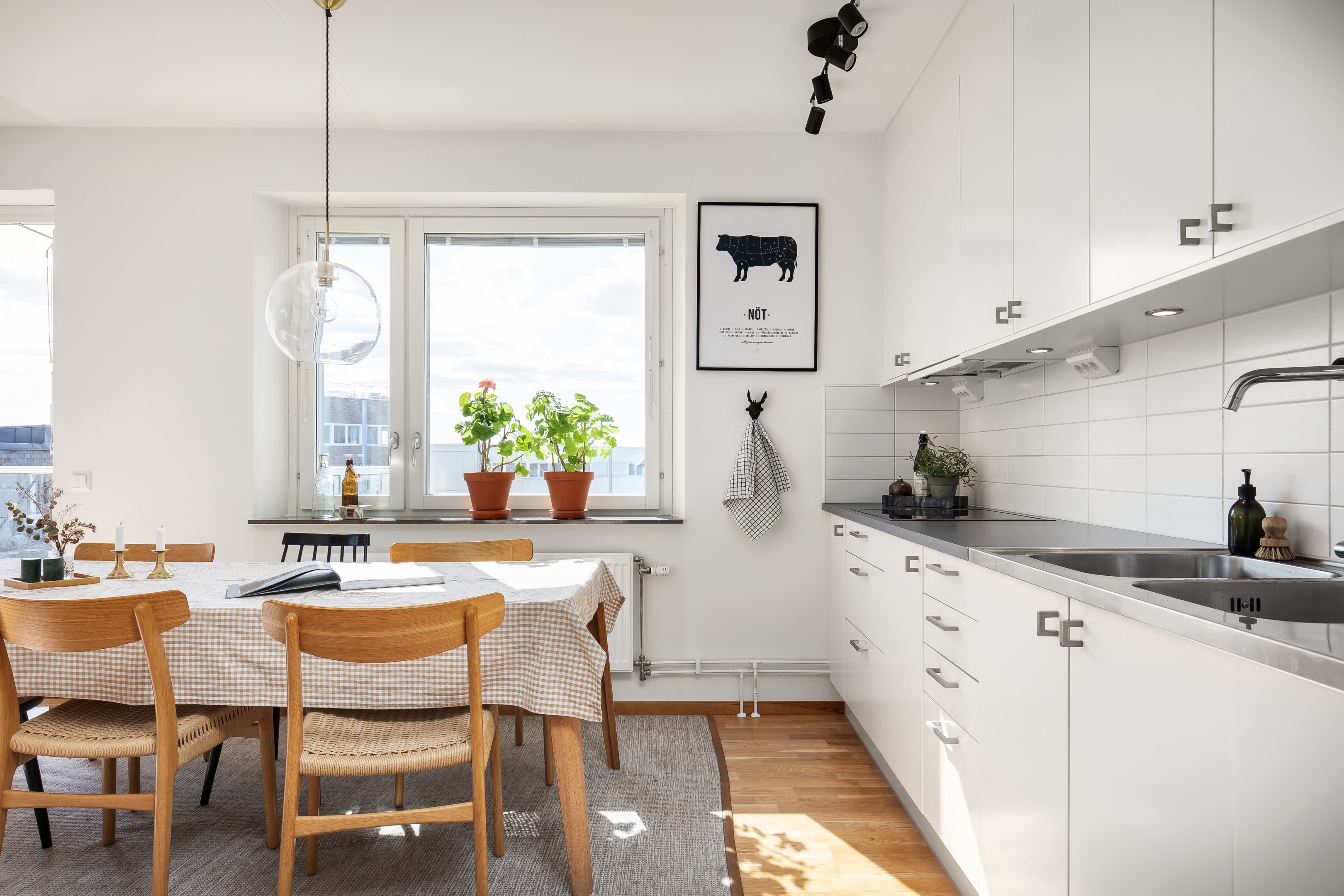 Bostadsbild från Hedenströms väg 15, 4/4 tr, Såld i Tollare, Nacka