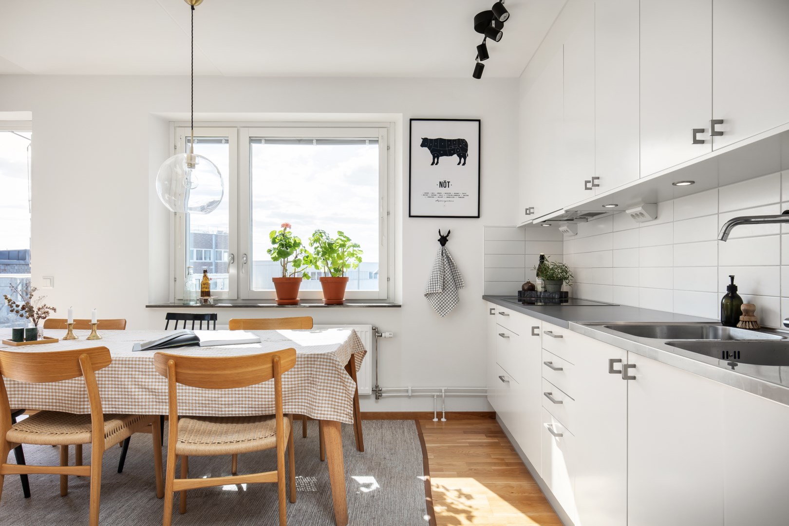 Bostadsbild från Hedenströms väg 15, 4/4 tr, Såld i Tollare, Nacka