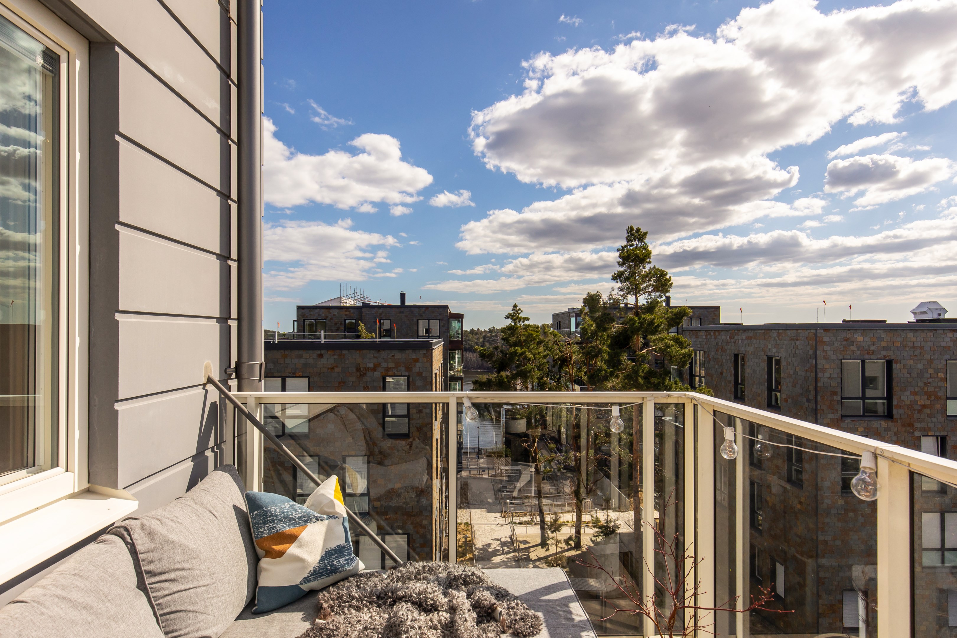 Bostadsbild från Hedenströms väg 15, 4/4 tr, Såld i Tollare, Nacka