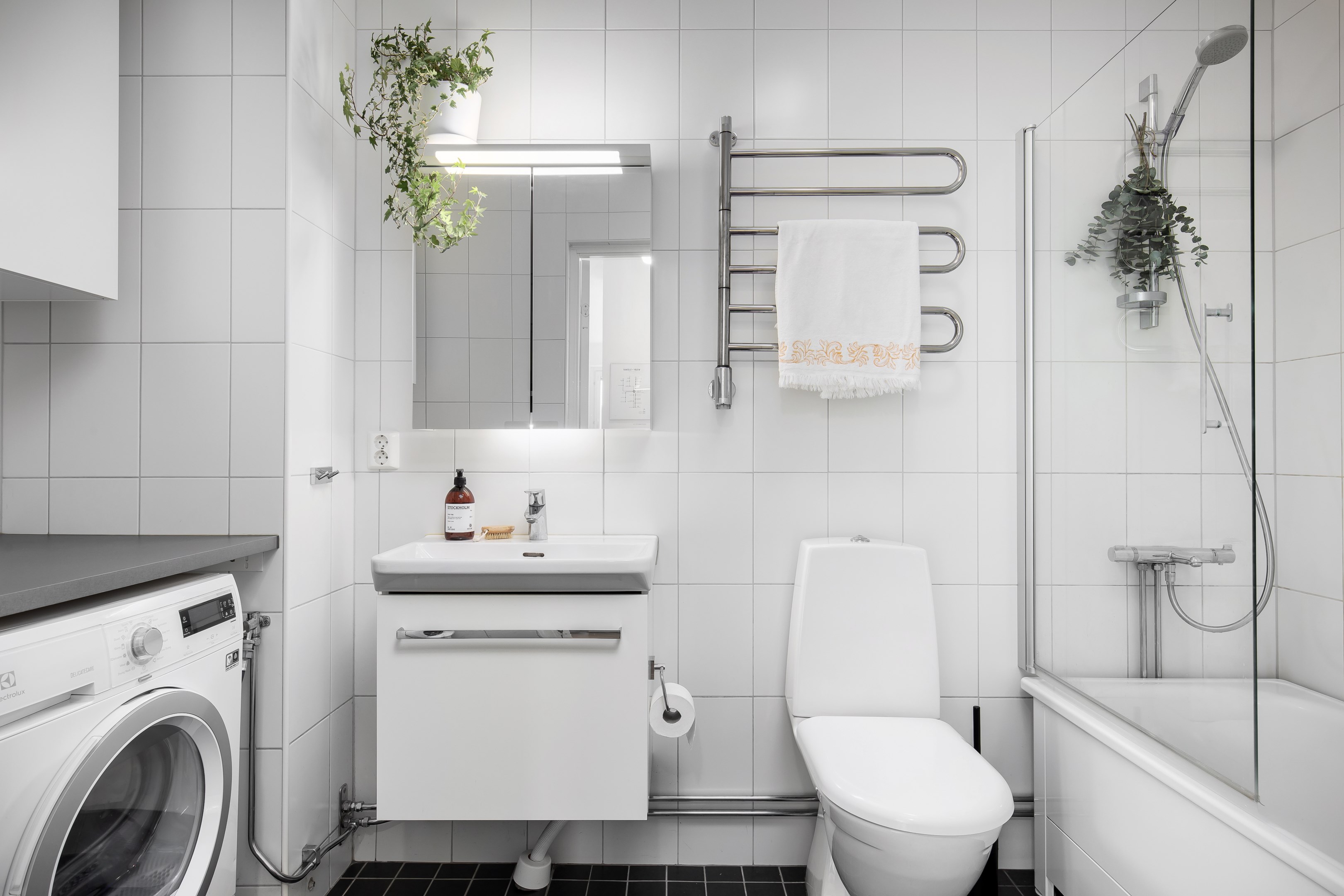 Bostadsbild från Hedenströms väg 15, 4/4 tr, Såld i Tollare, Nacka