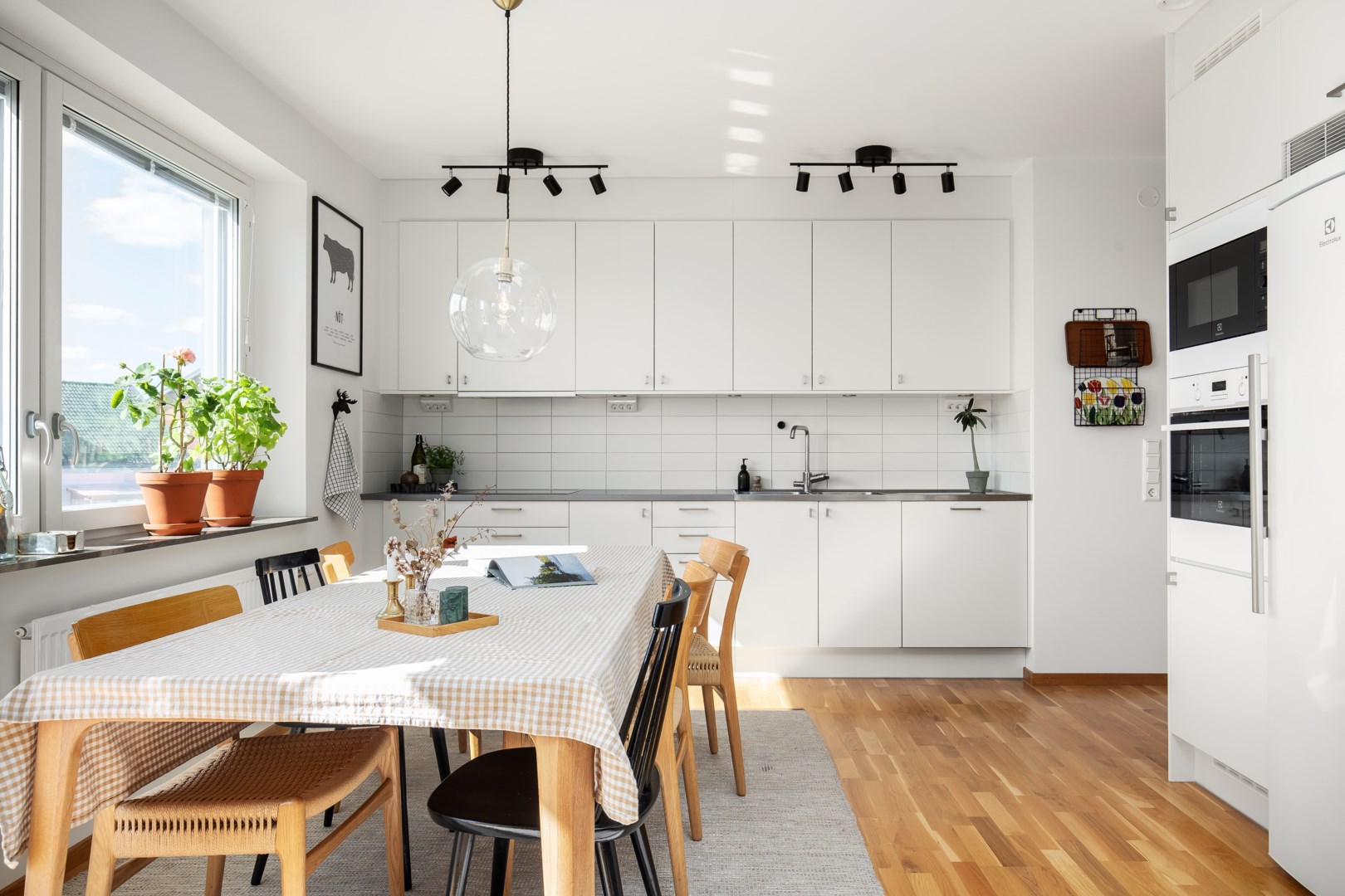 Bostadsbild från Hedenströms väg 15, 4/4 tr, Såld i Tollare, Nacka