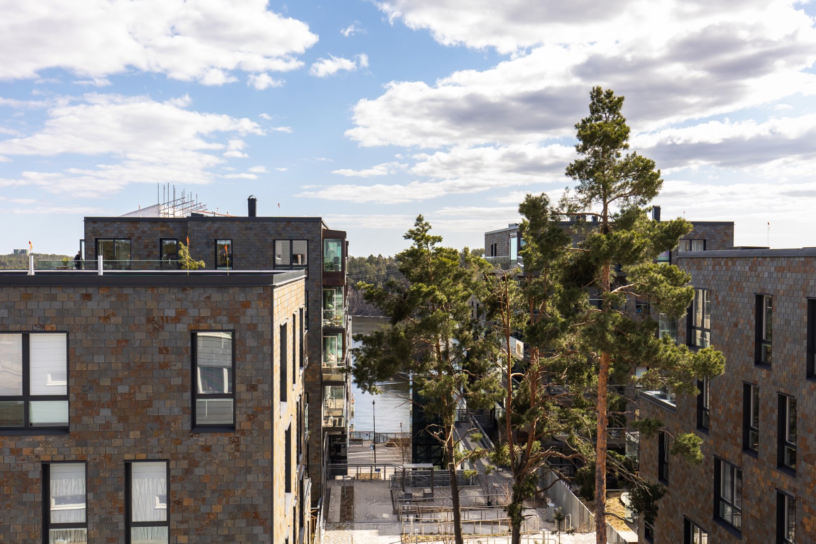 Bostadsbild från Hedenströms väg 15, 4/4 tr, Såld i Tollare, Nacka