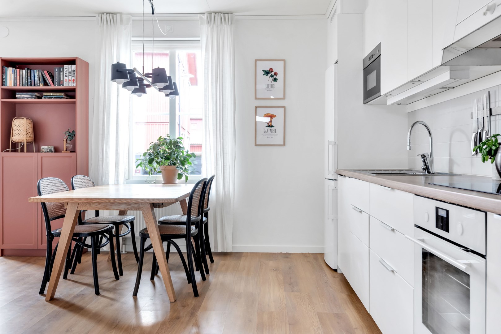 Bostadsbild från Stackmolnsvägen 85A, Till salu i Fullerö, Uppsala