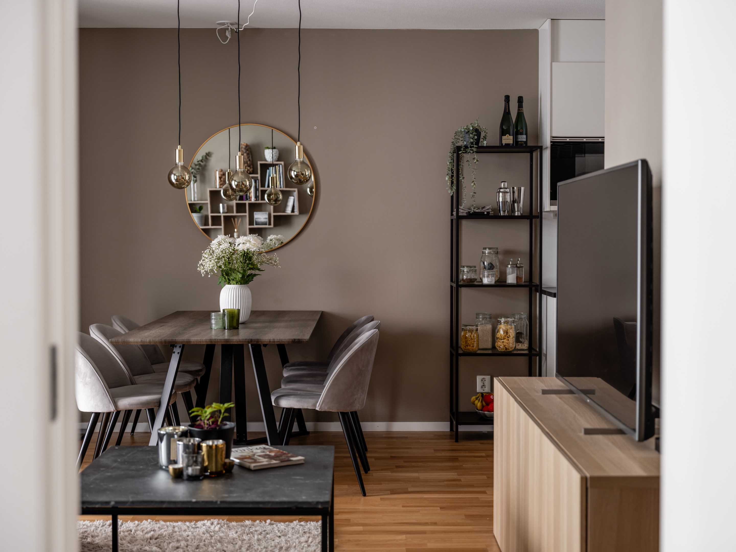 Bostadsbild från Sjöviksbacken 18, Såld i Liljeholmen, Stockholm