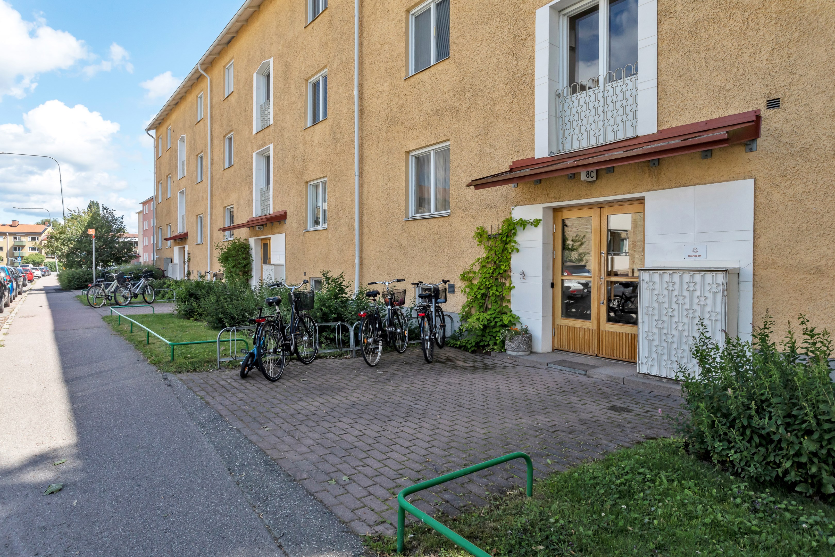 Bostadsbild från Prästgårdsgatan 8A, Såld i Stabby, Uppsala