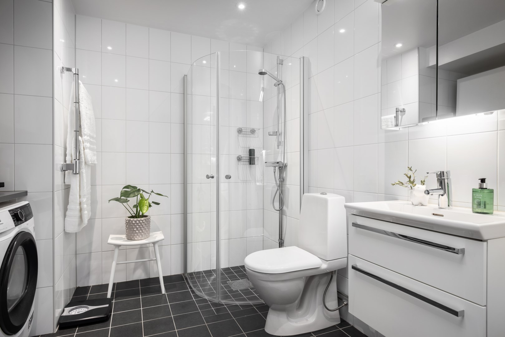 Bostadsbild från Tollareslingan 12, 8 tr, Såld i Tollare, Nacka